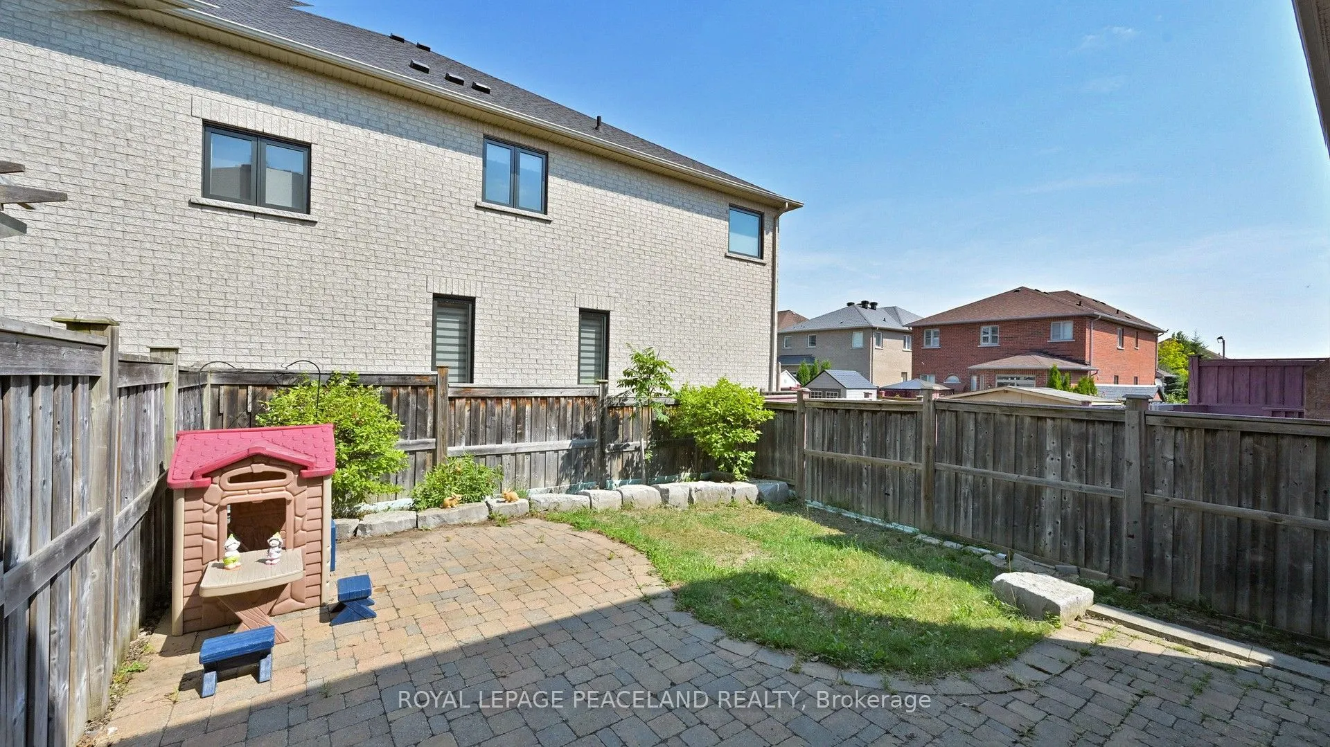 16 Lealinds Road