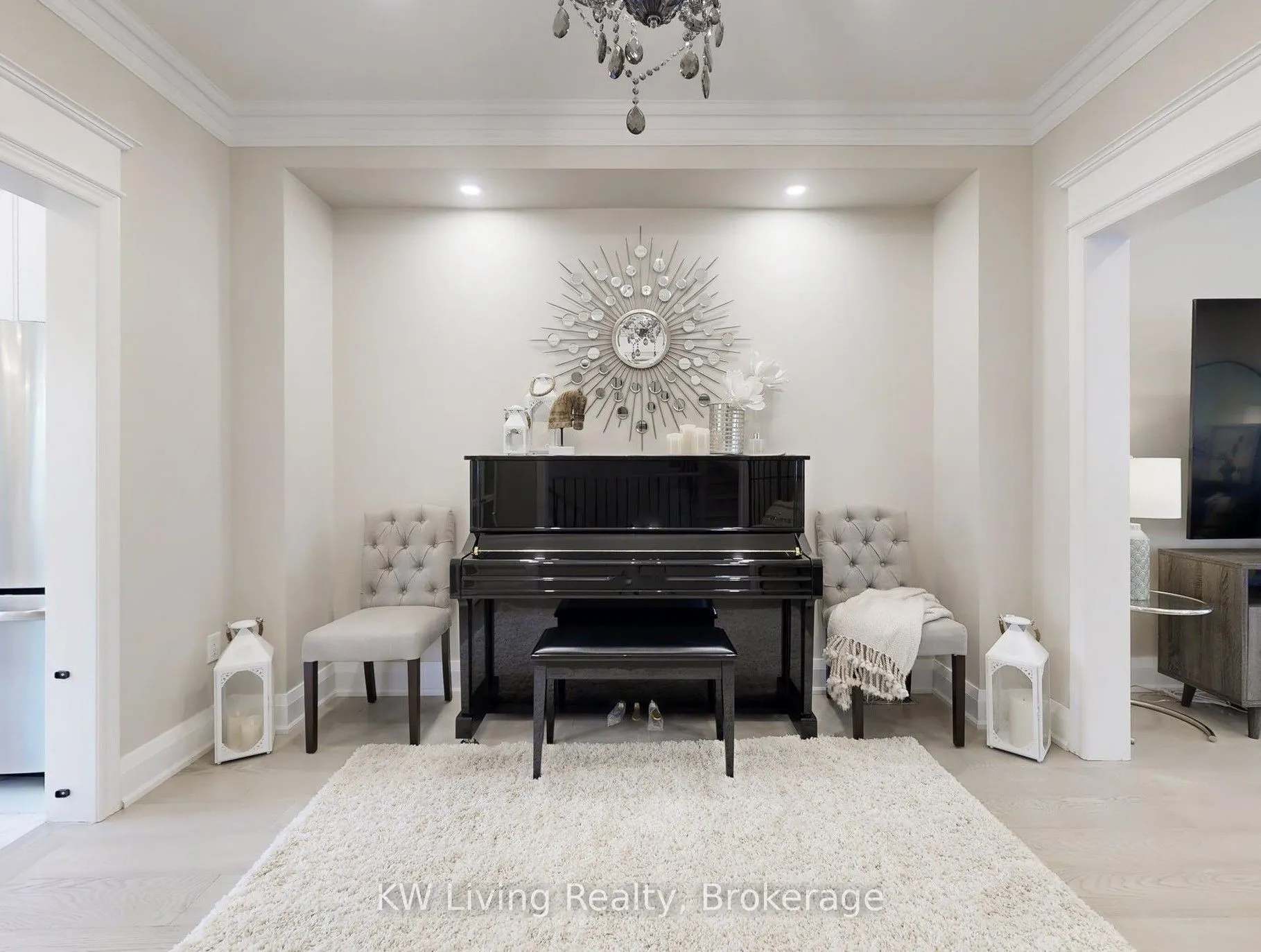190 Harding Boulevard W, #121