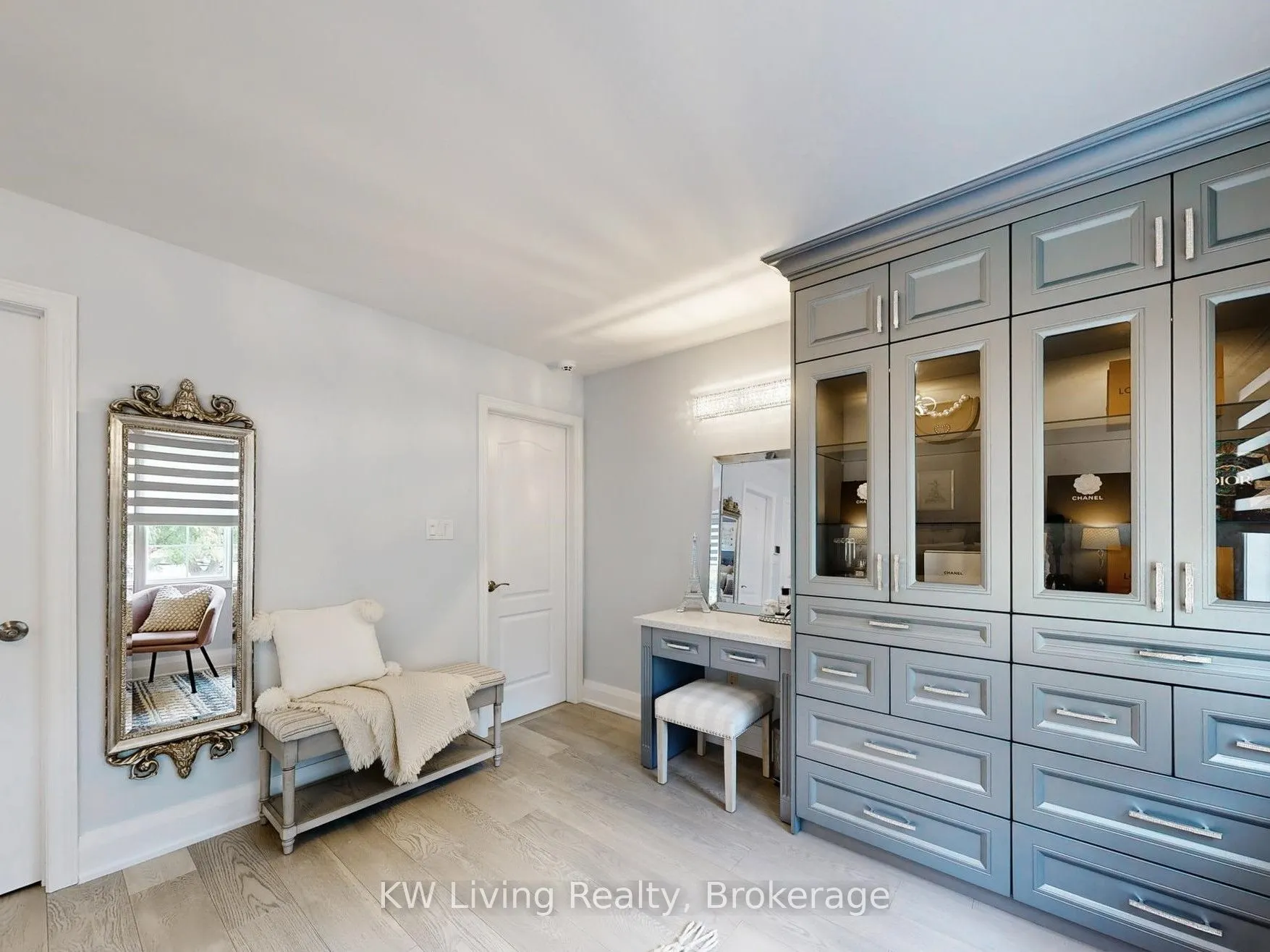 190 Harding Boulevard W, #121