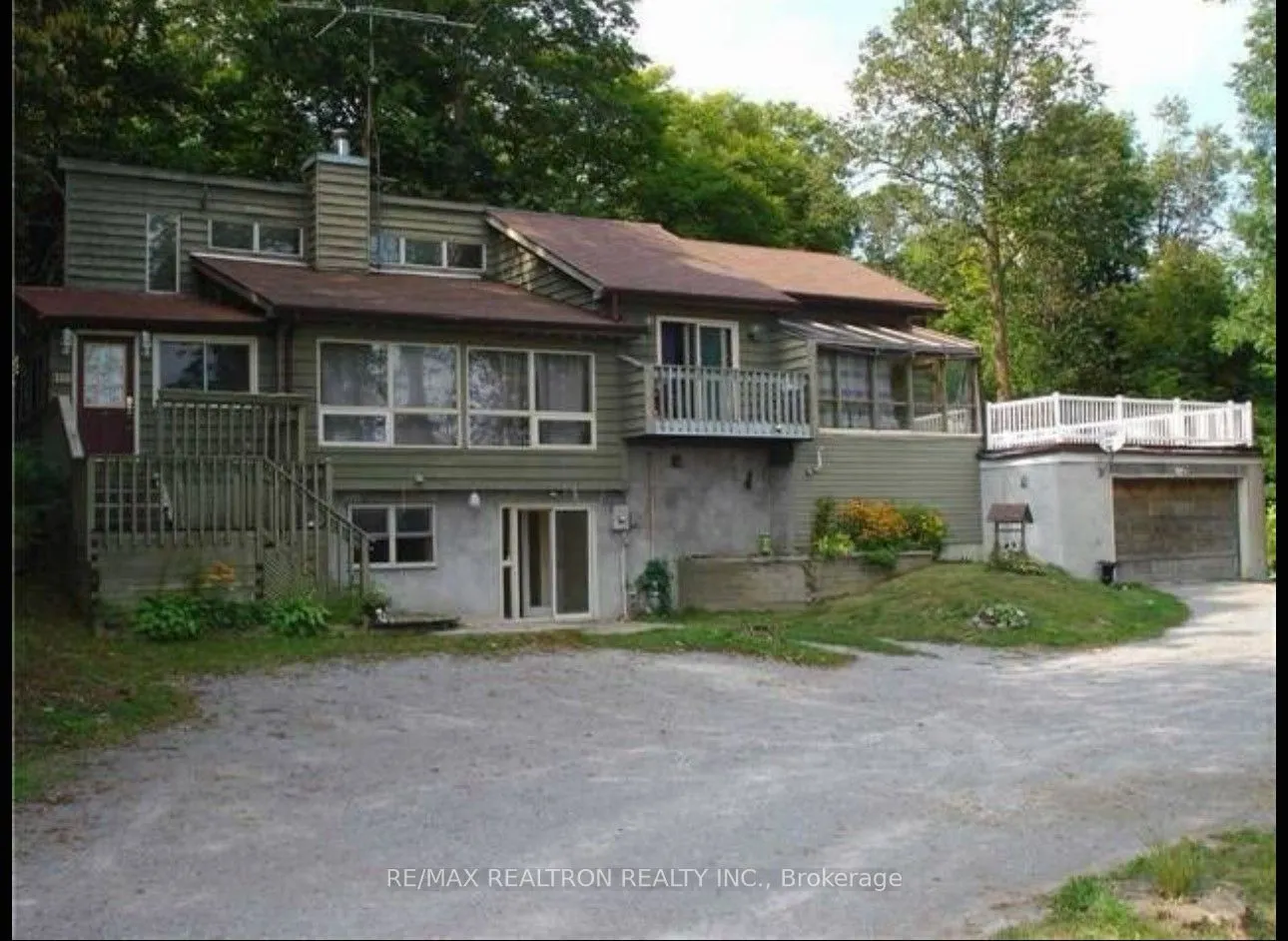 110 Glenwoods Avenue