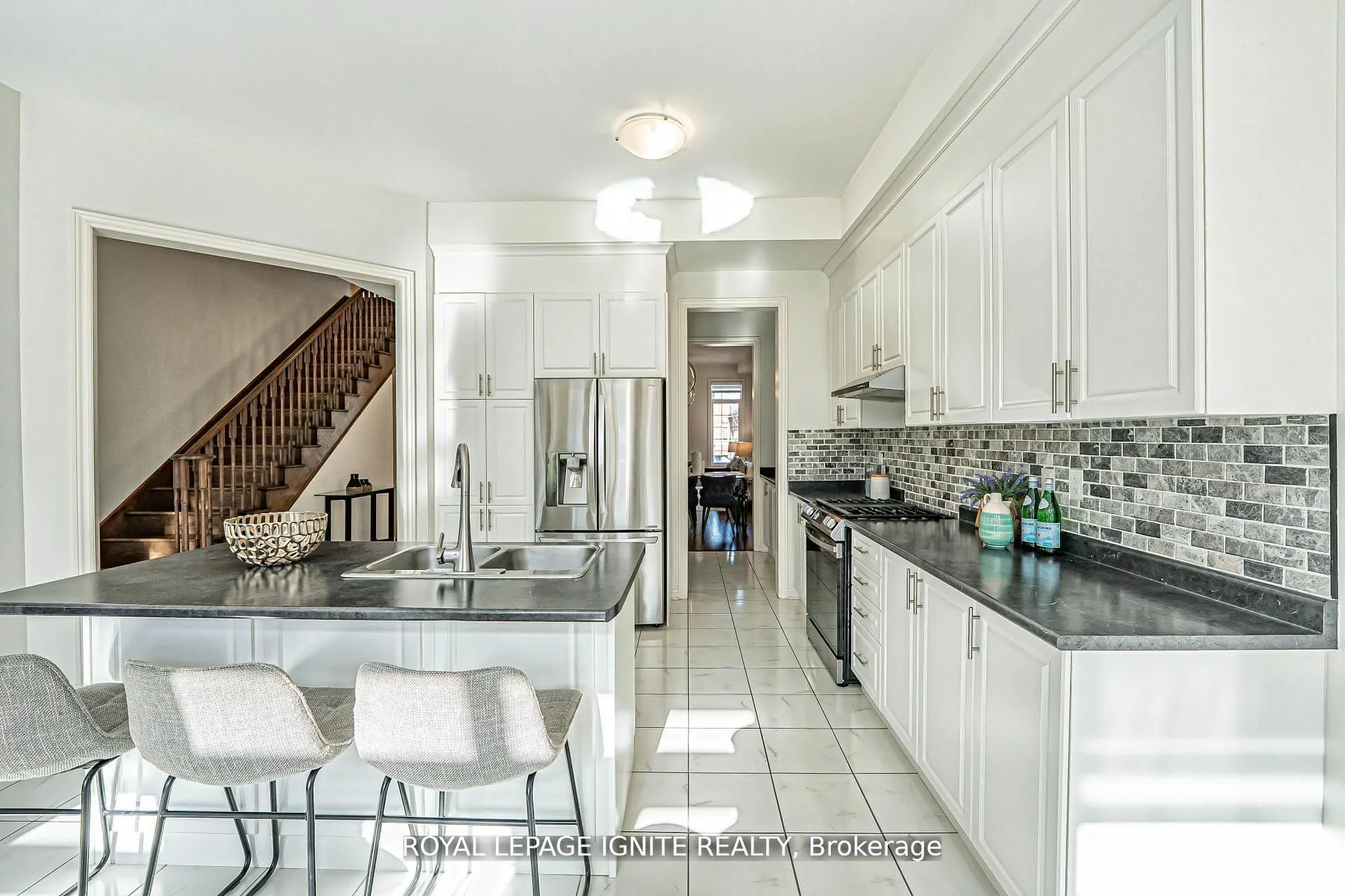 28 Lewis Avenue