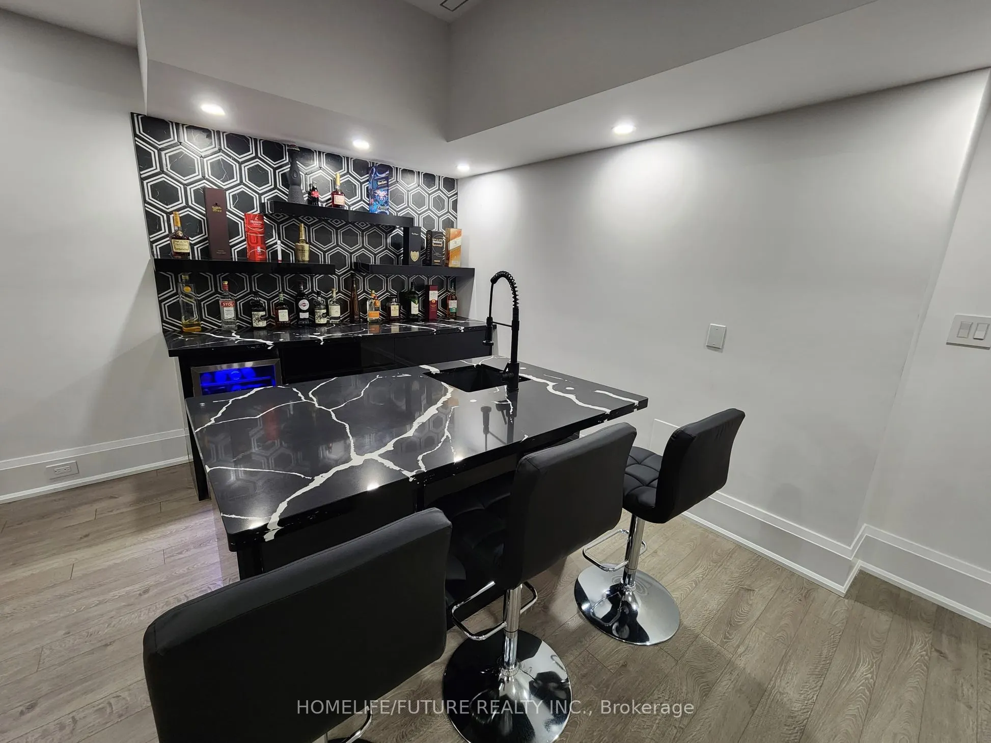 9 Pleasant Valley Drive