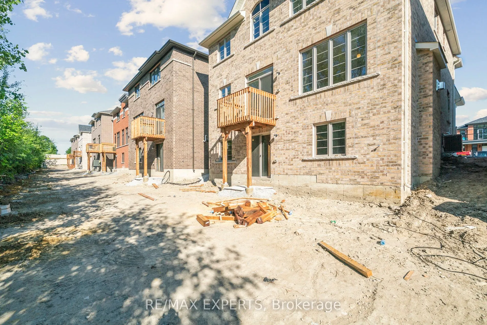 1430 Davis Loop Circle