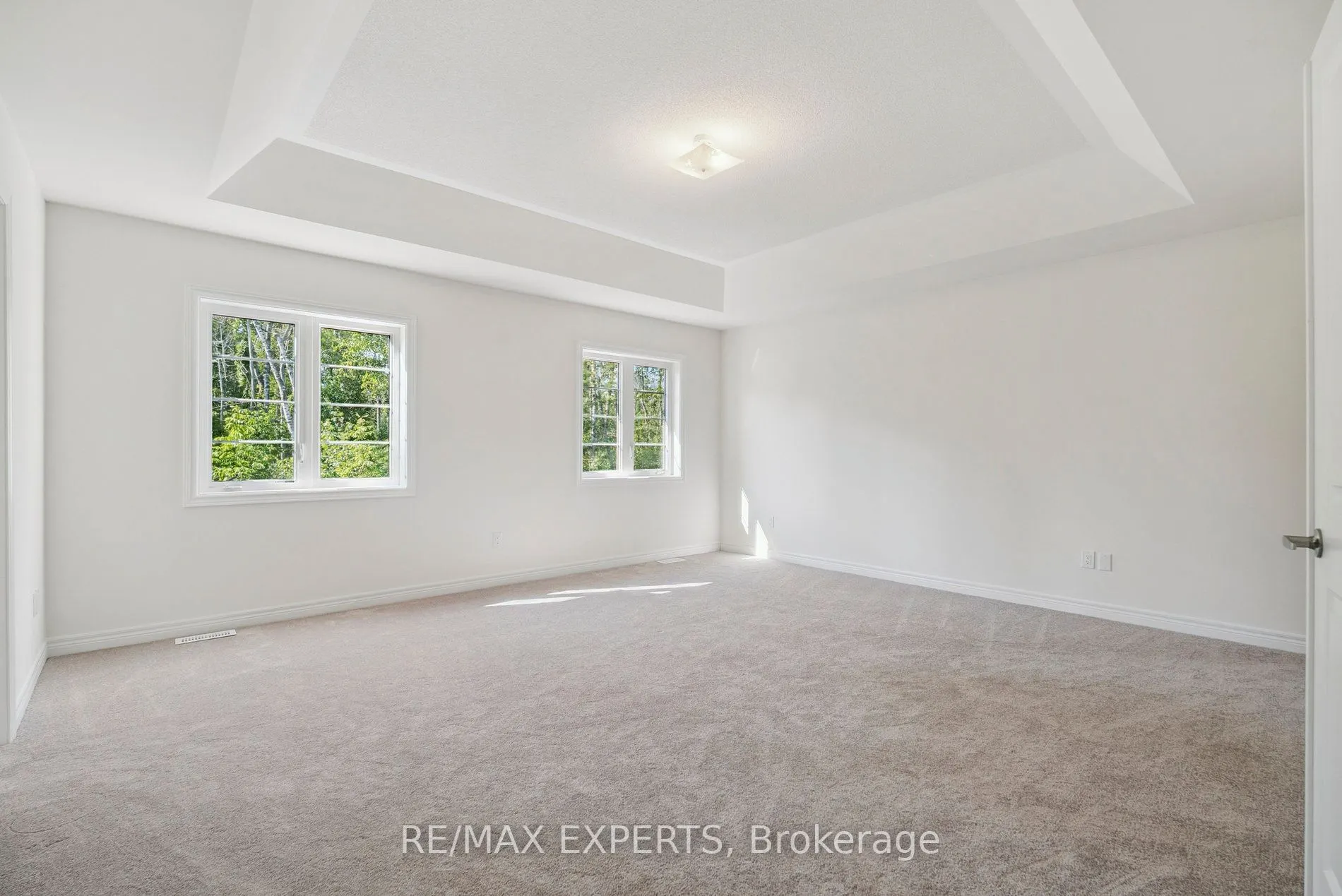 1430 Davis Loop Circle