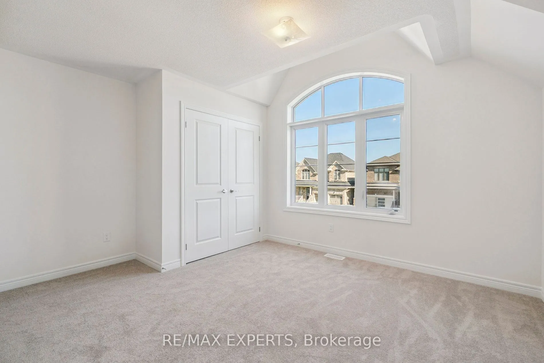 1430 Davis Loop Circle