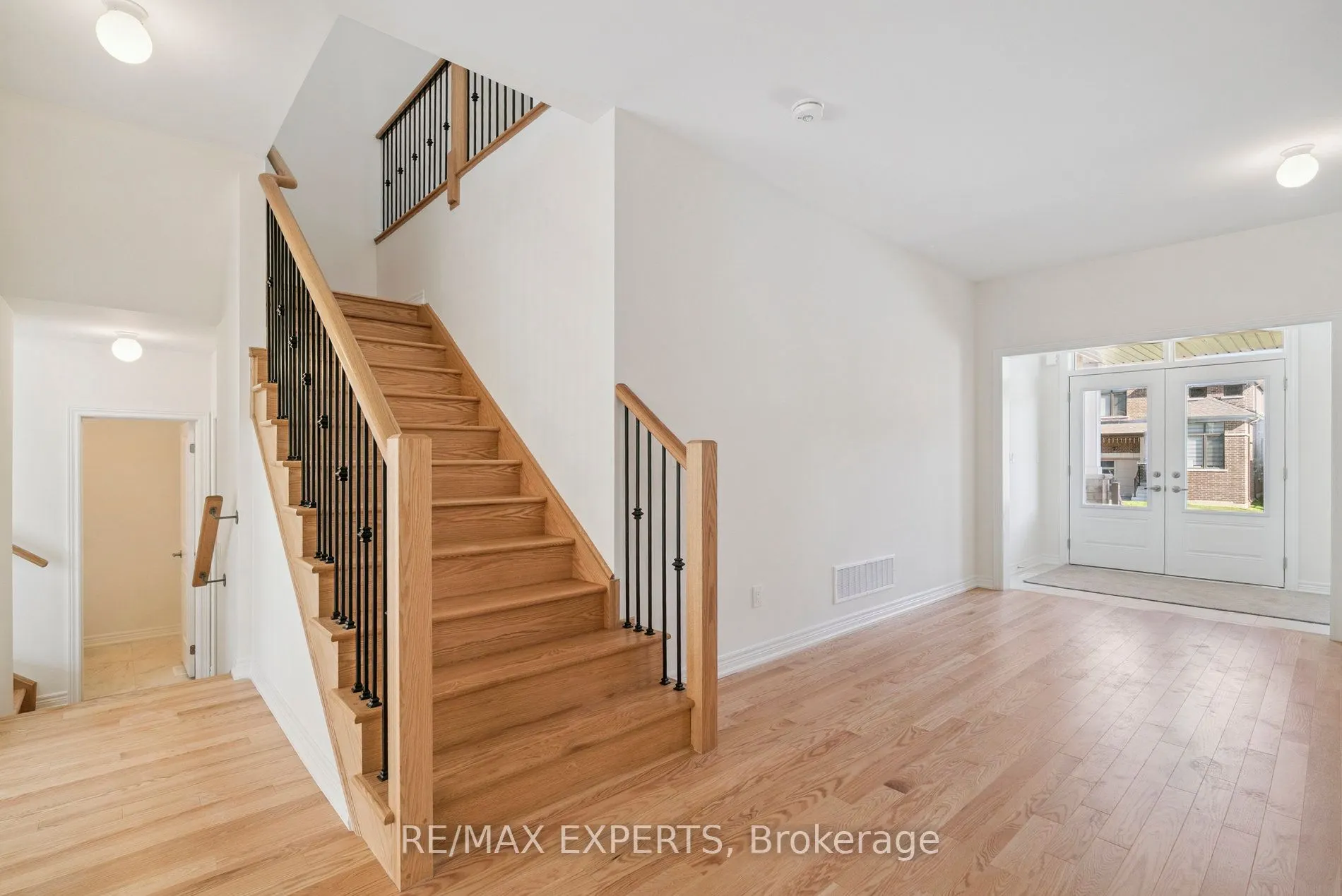 1430 Davis Loop Circle
