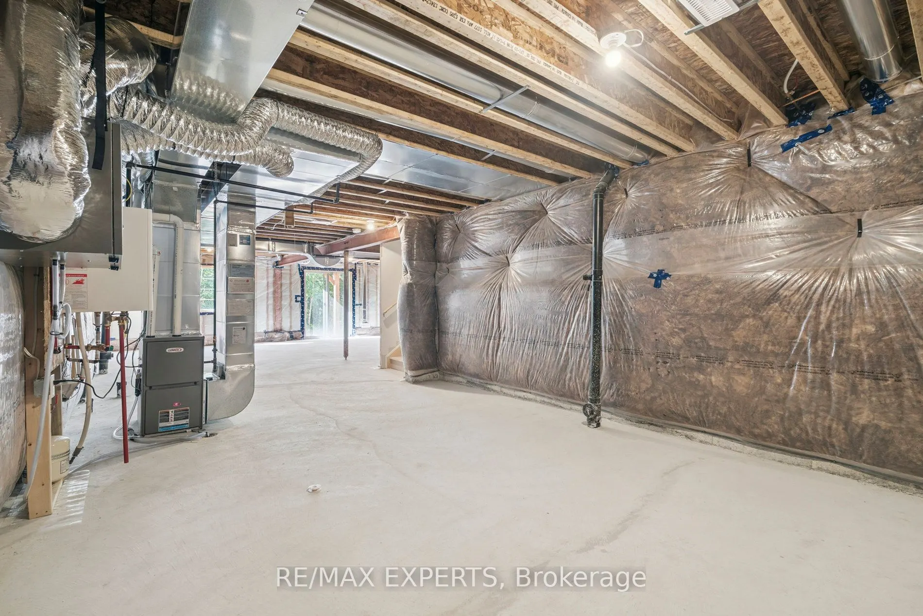 1430 Davis Loop Circle