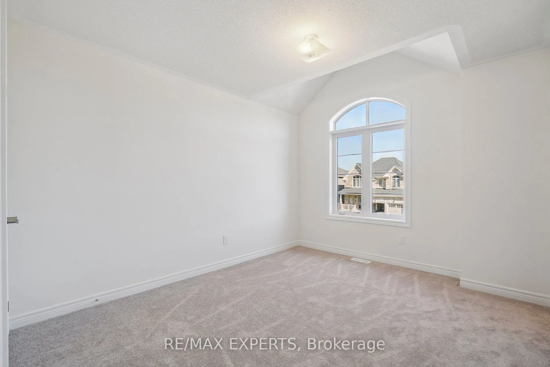 1430 Davis Loop Circle