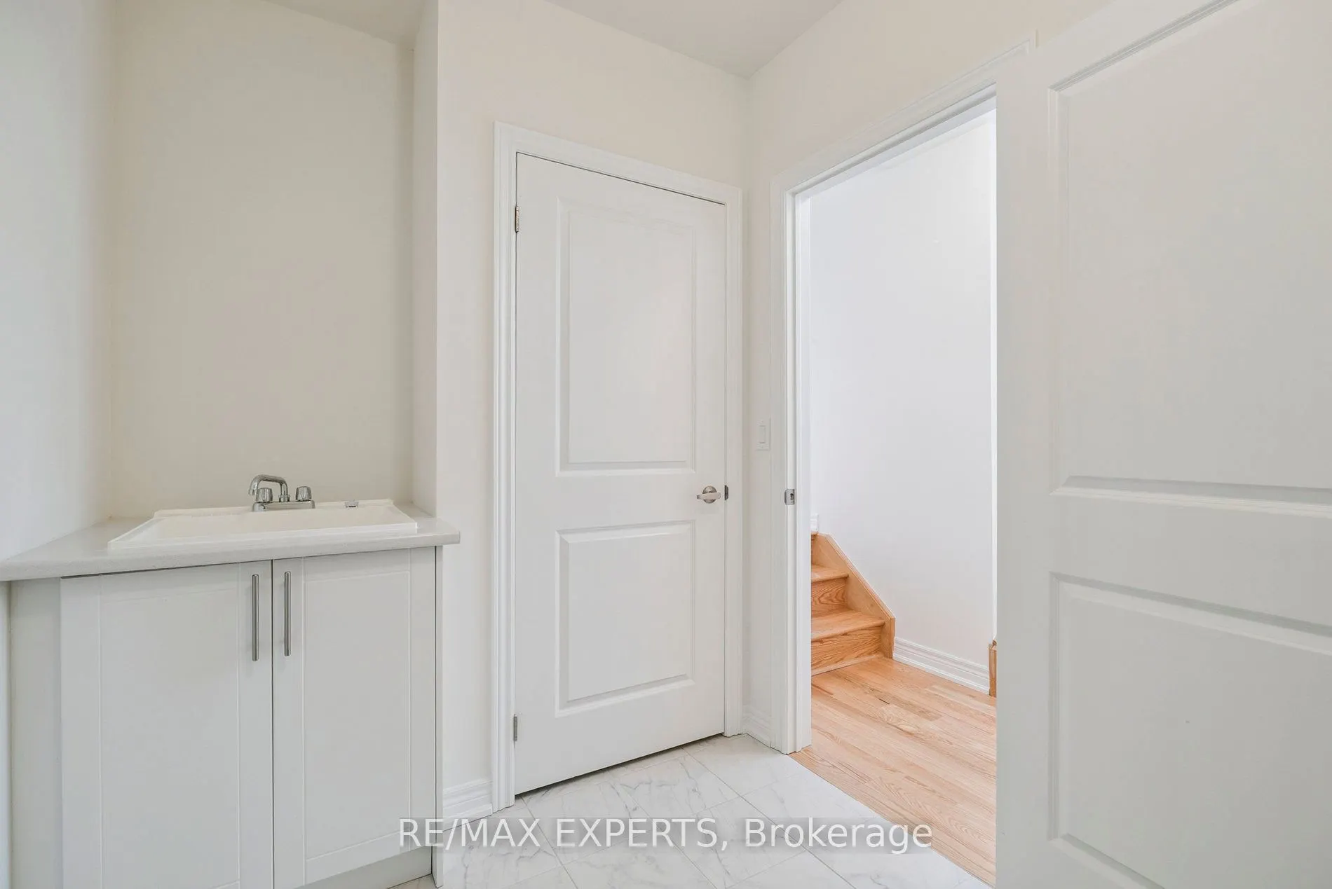 1430 Davis Loop Circle