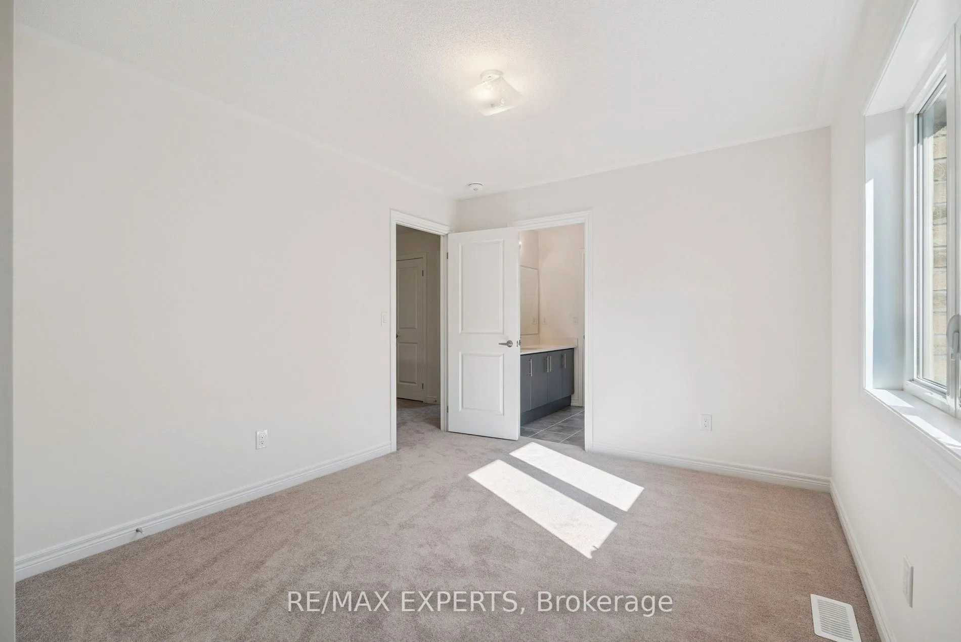 1430 Davis Loop Circle