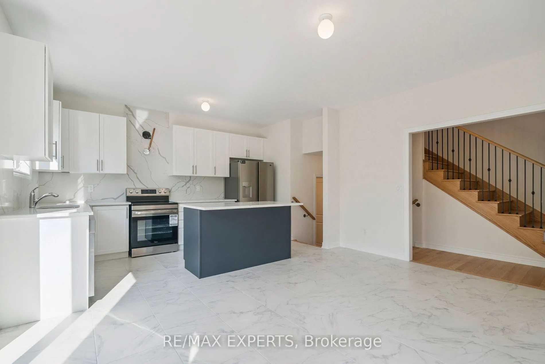 1430 Davis Loop Circle