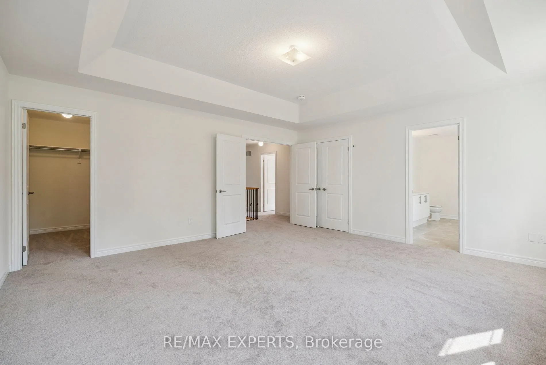 1430 Davis Loop Circle