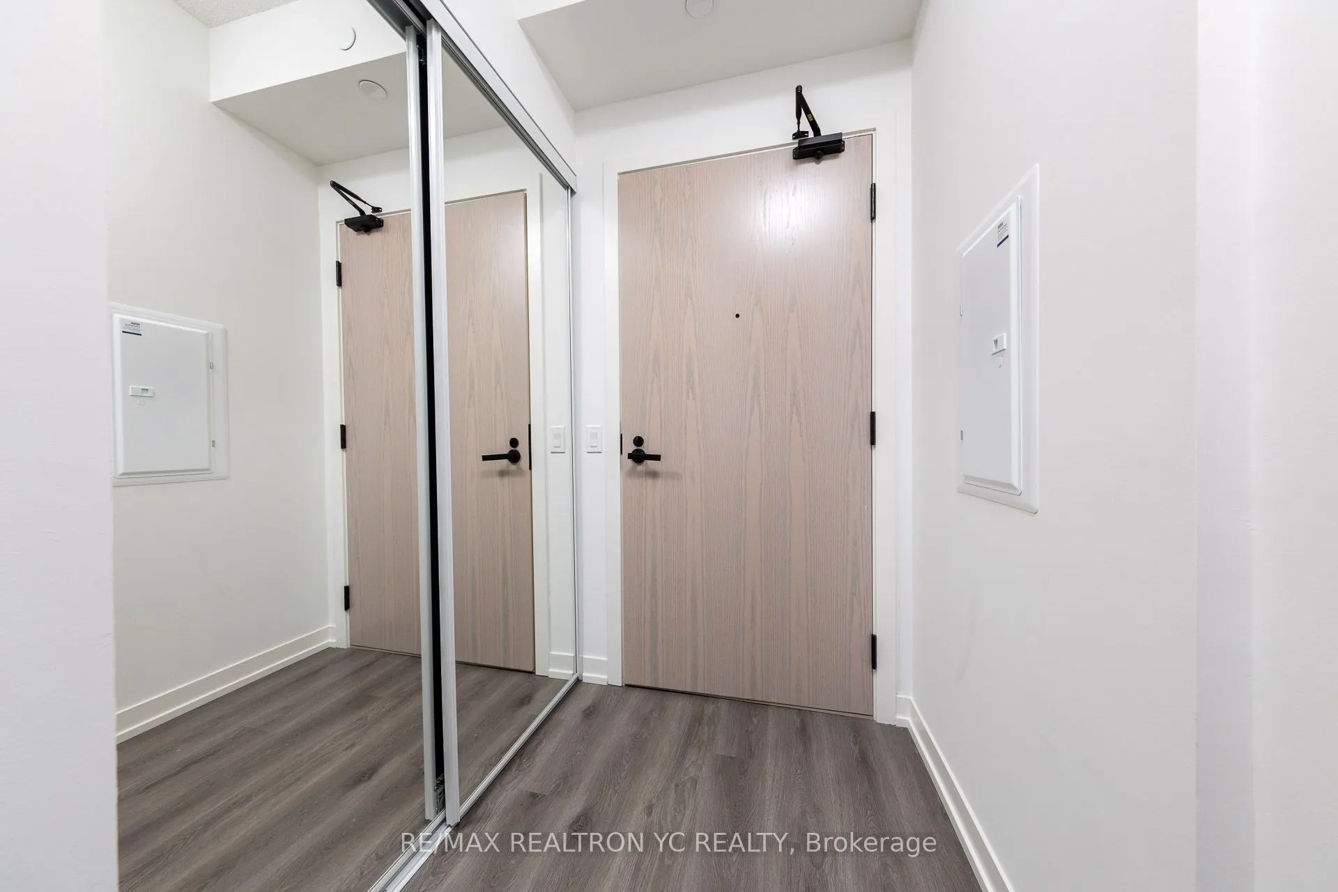 28 Interchange Way, #2705