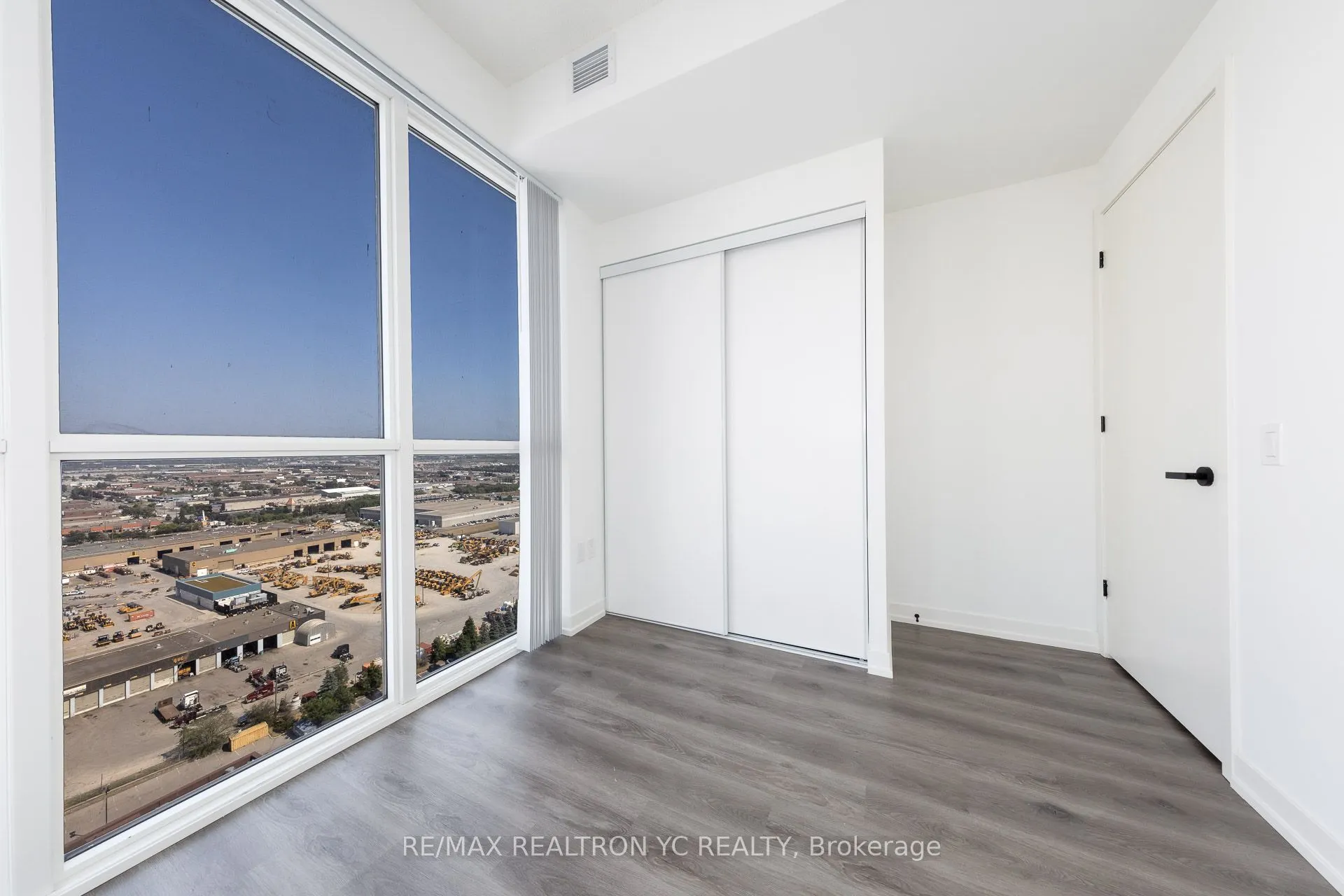 28 Interchange Way, #2705