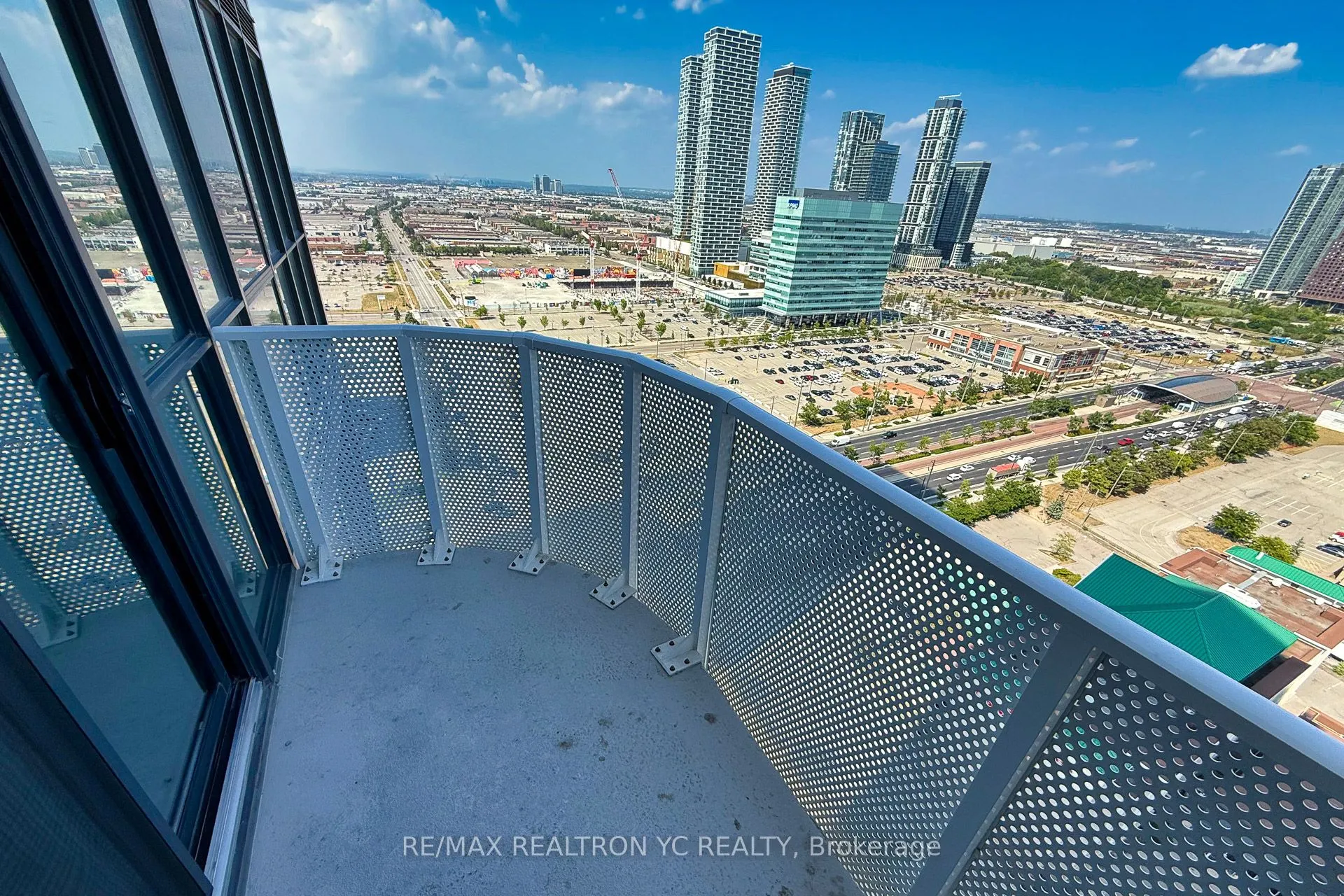 28 Interchange Way, #2705