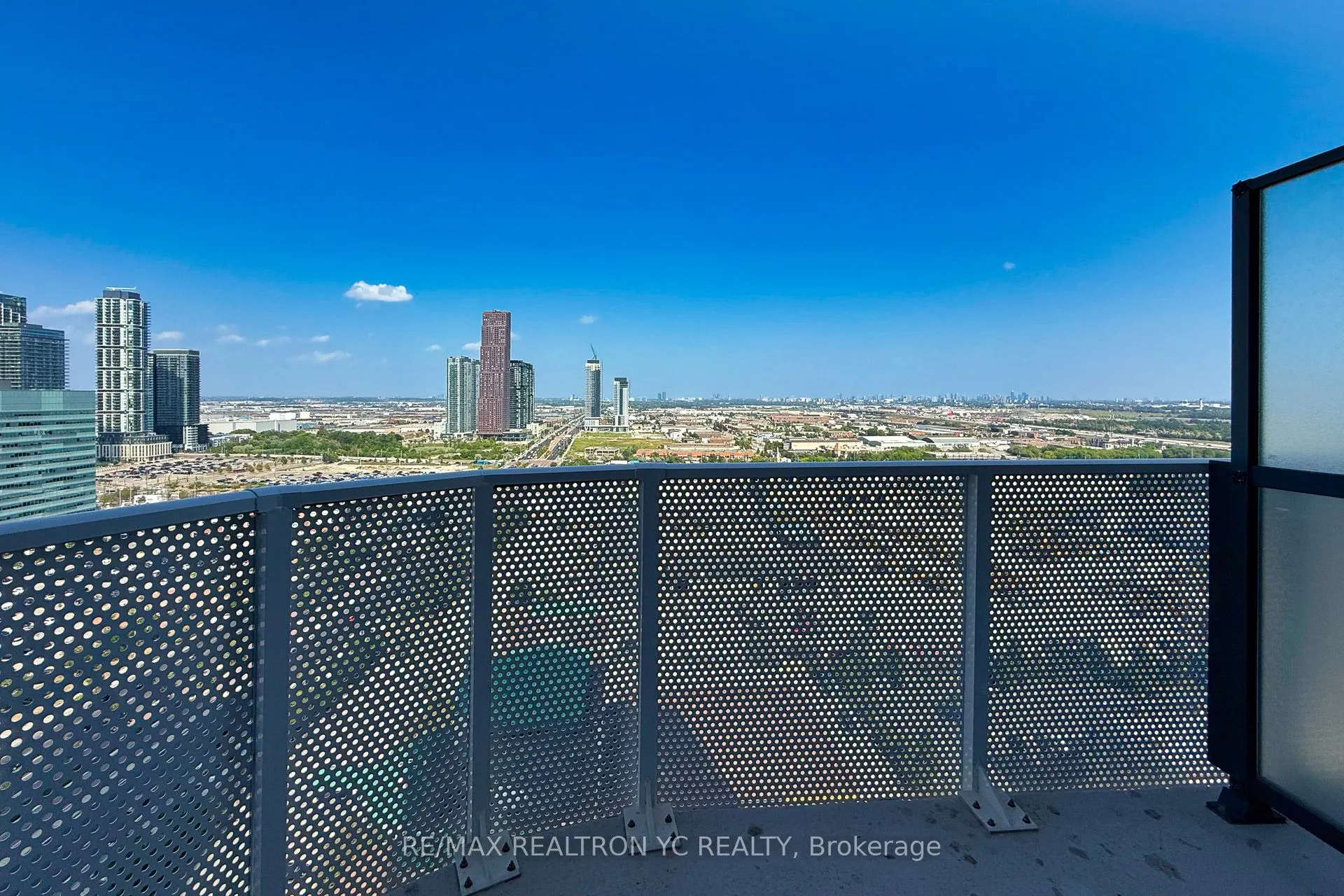 28 Interchange Way, #2705