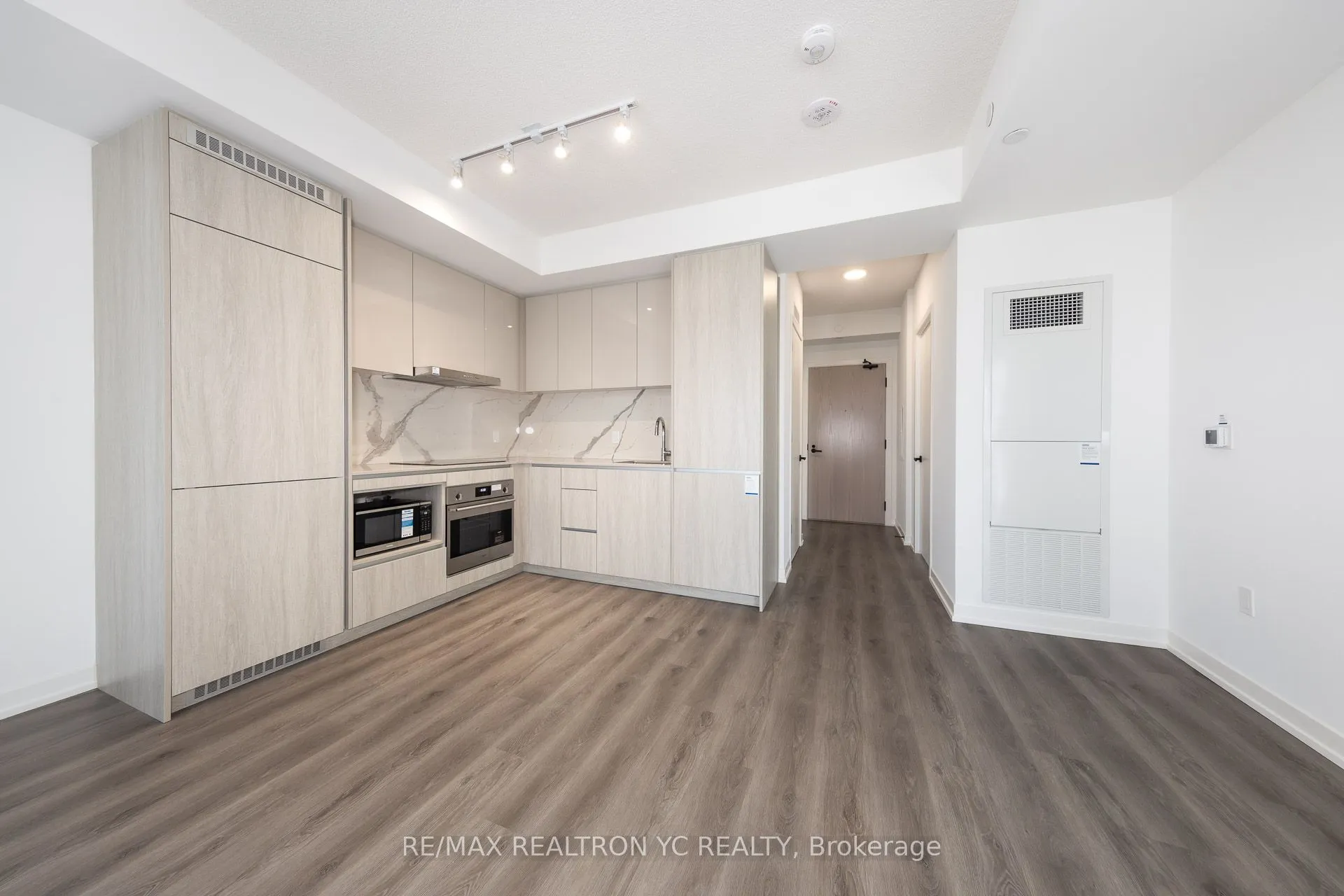 28 Interchange Way, #2705
