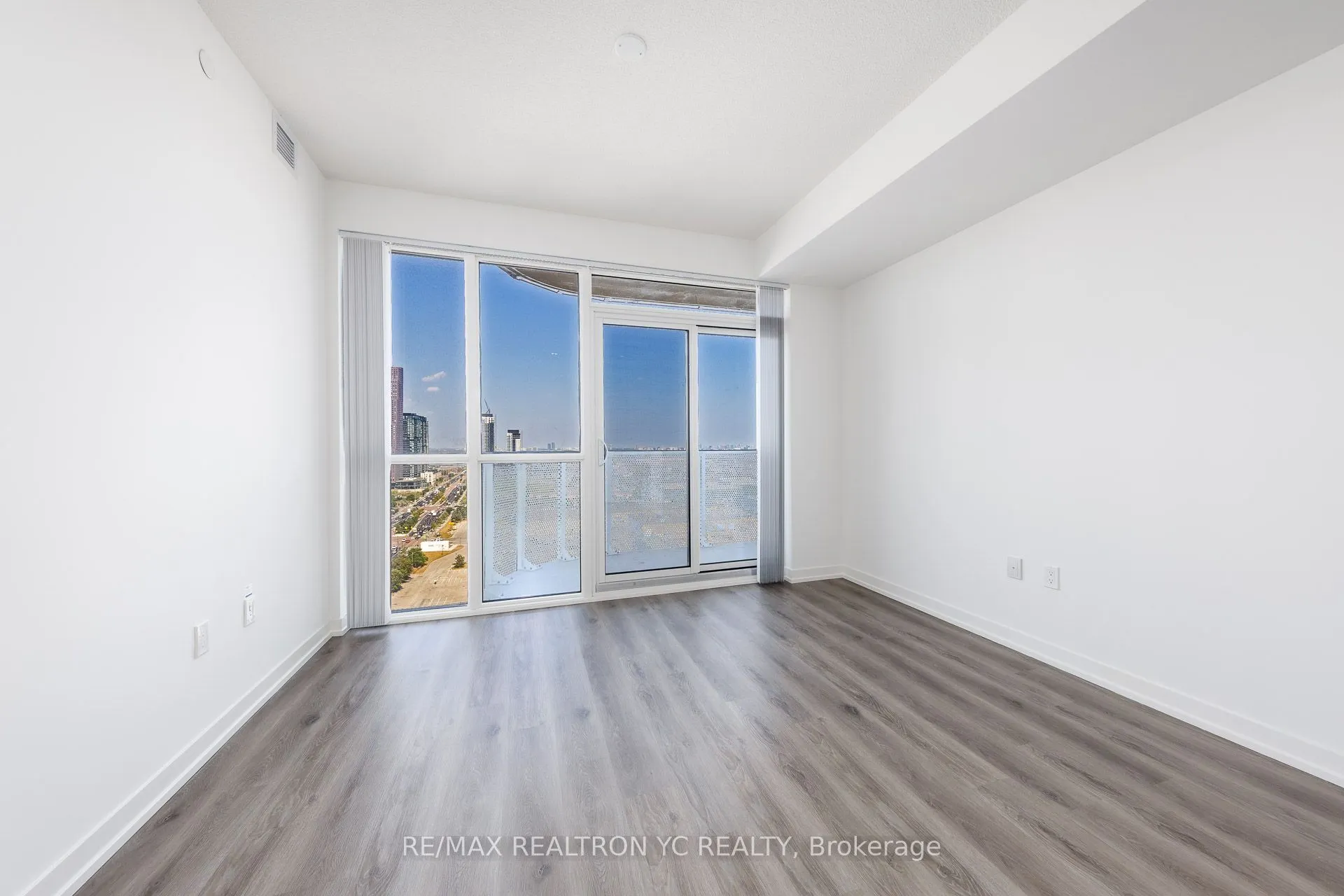 28 Interchange Way, #2705