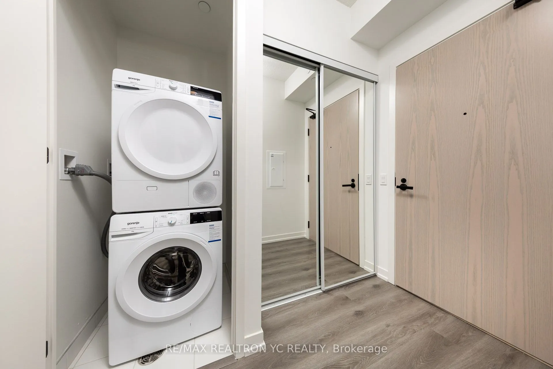 28 Interchange Way, #2705