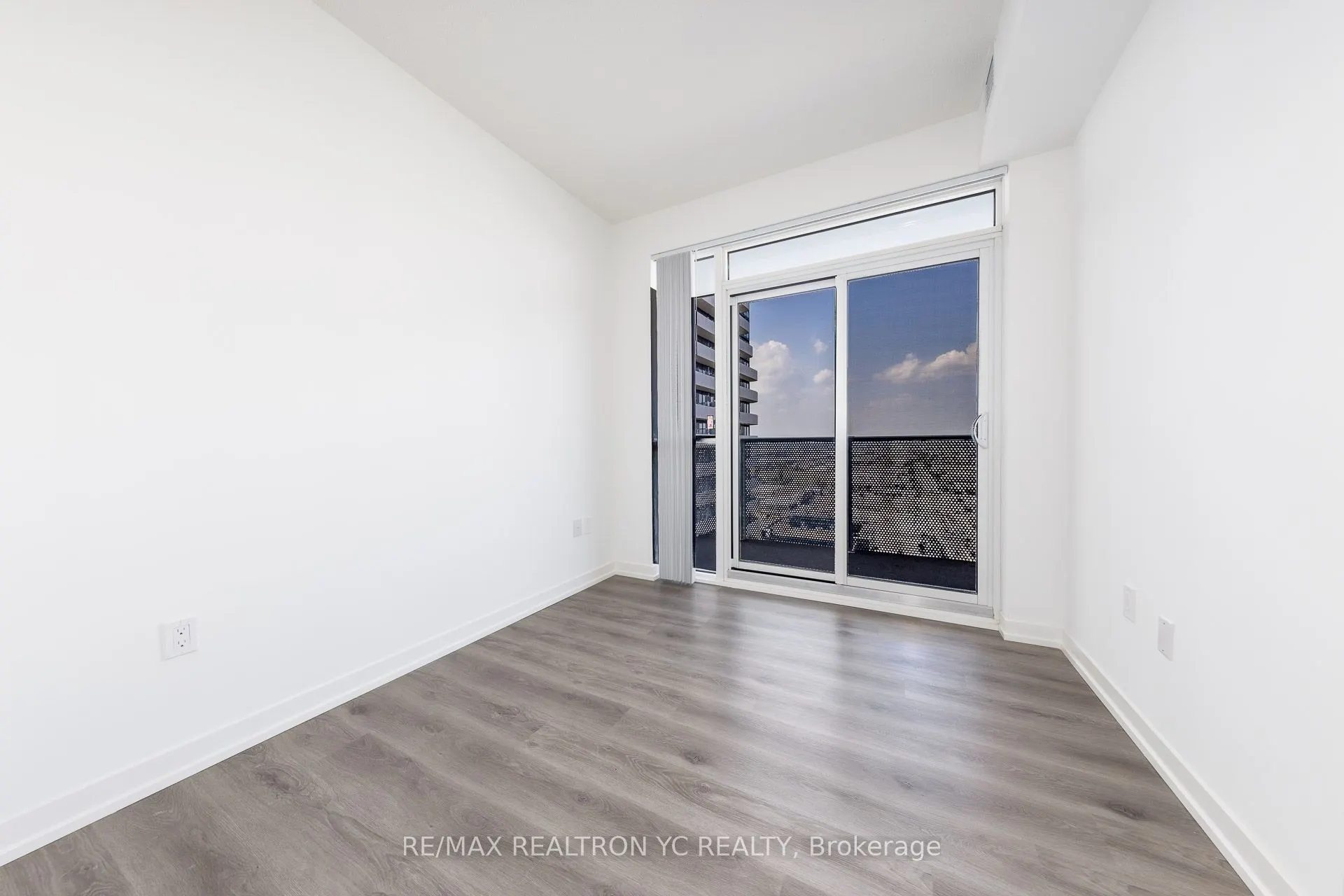 28 Interchange Way, #2705