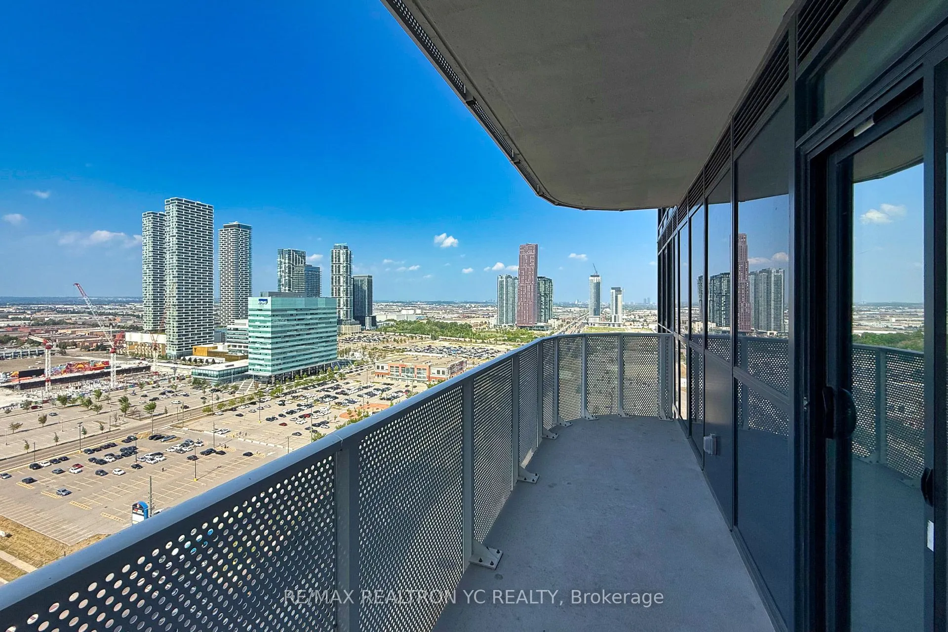 28 Interchange Way, #2705