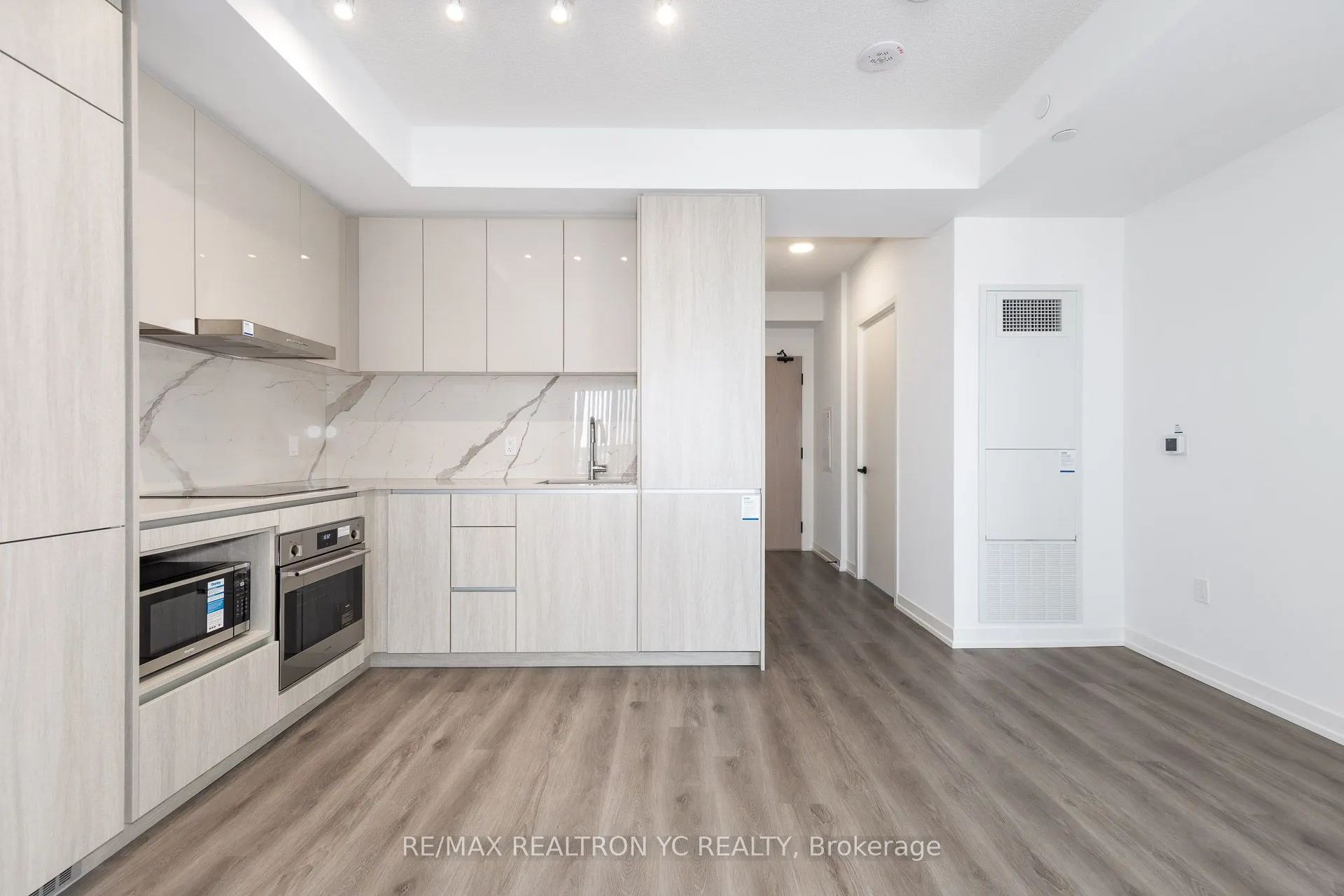 28 Interchange Way, #2705