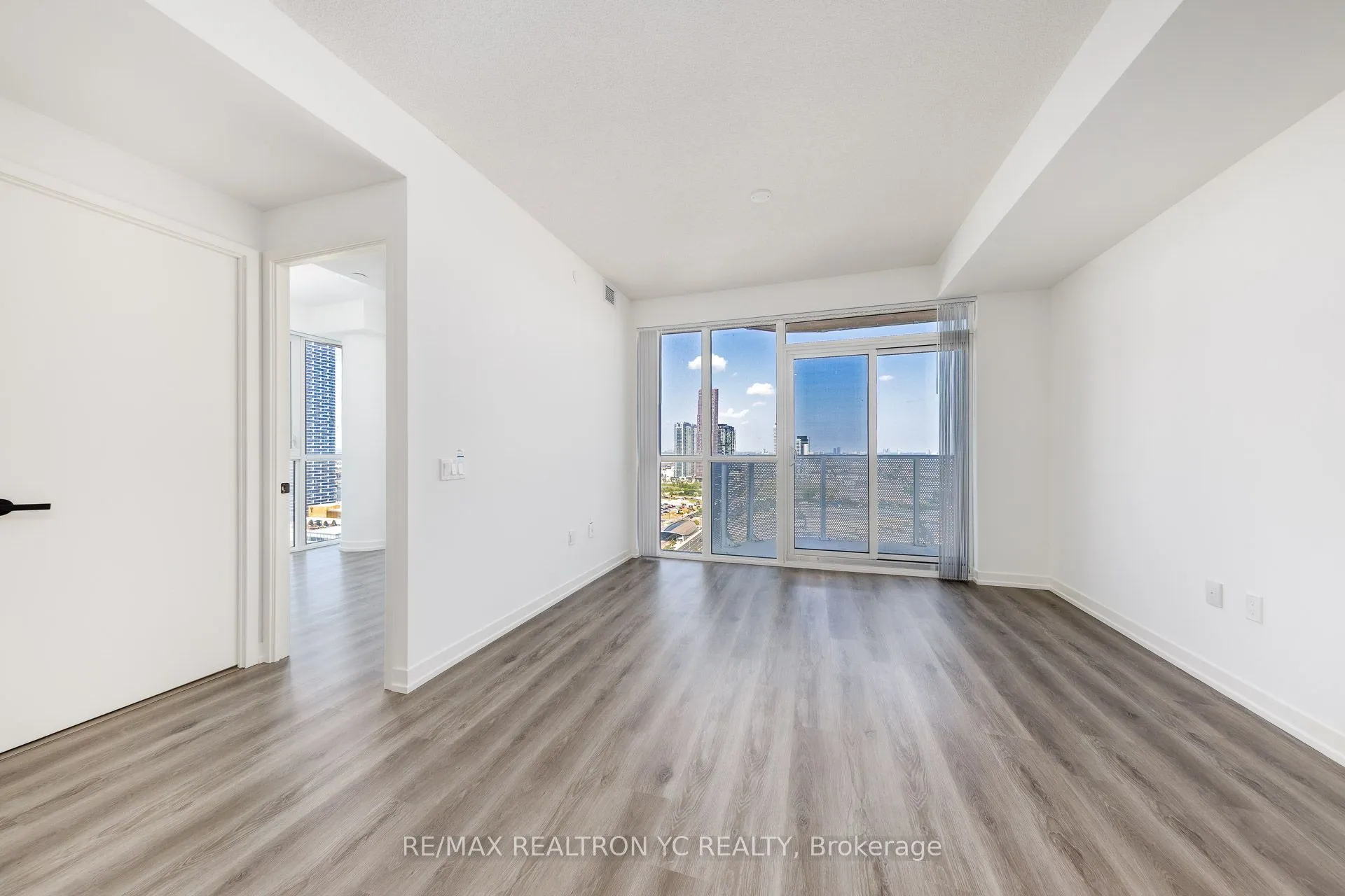 28 Interchange Way, #2705