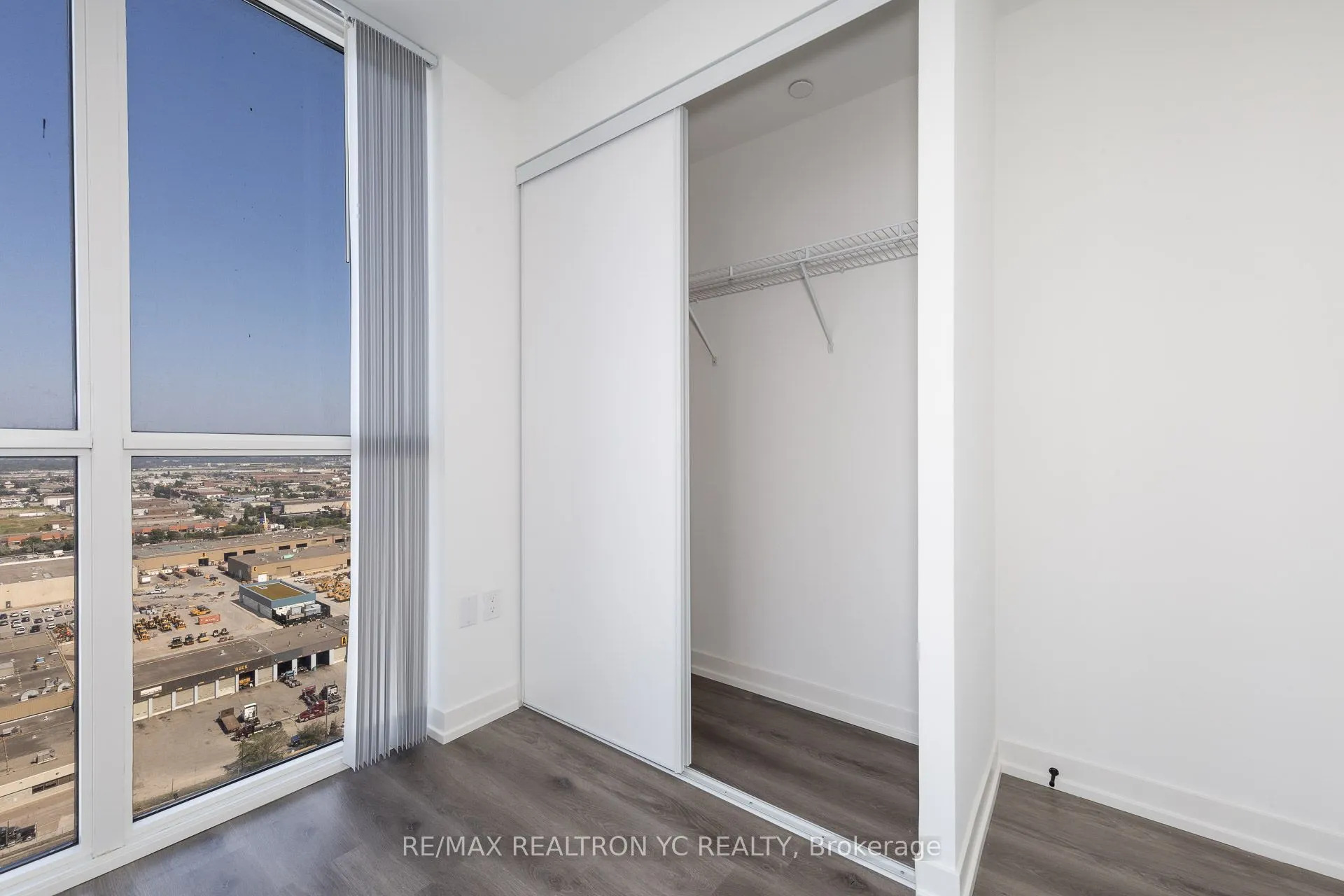 28 Interchange Way, #2705