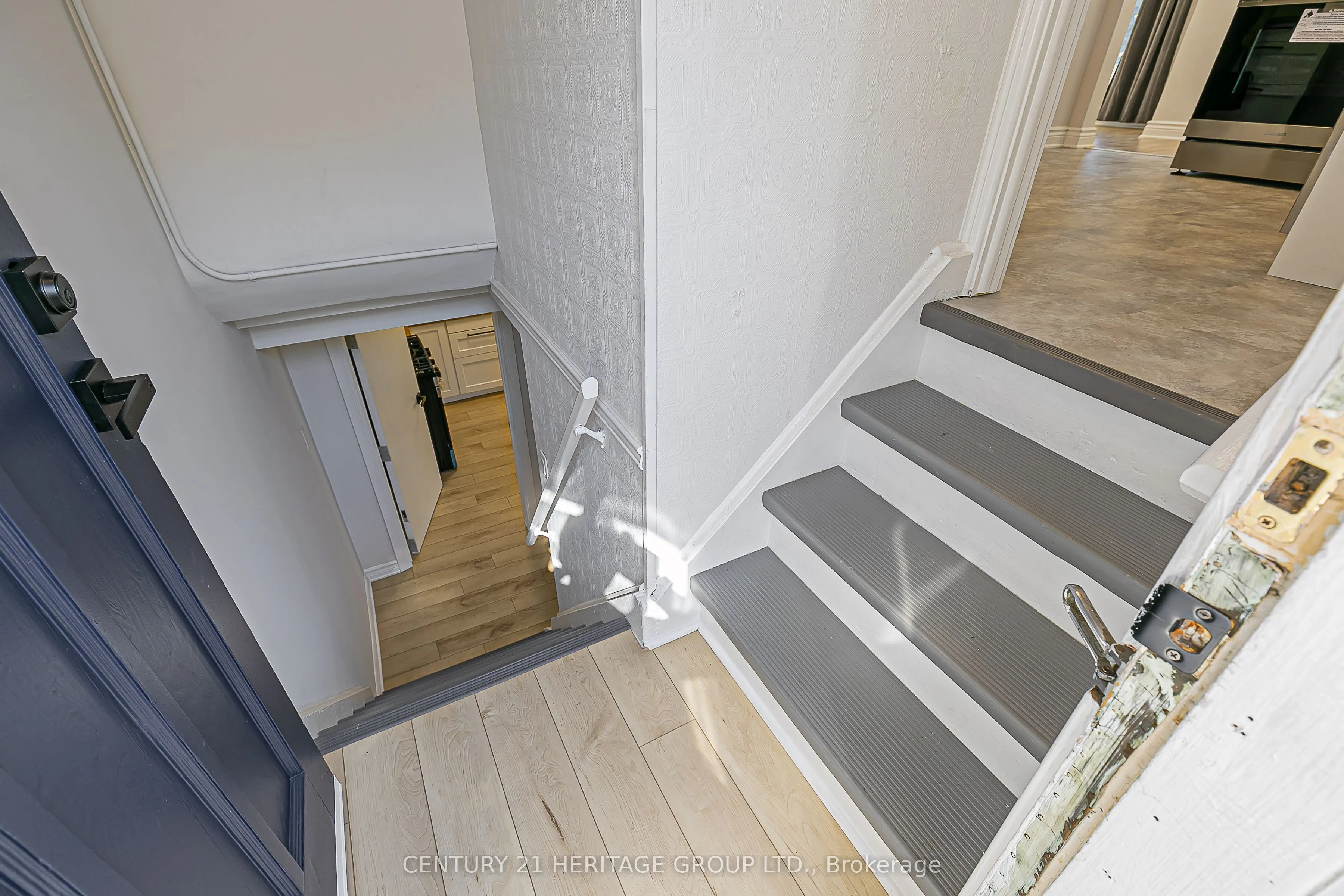 225 Septonne Avenue, #B
