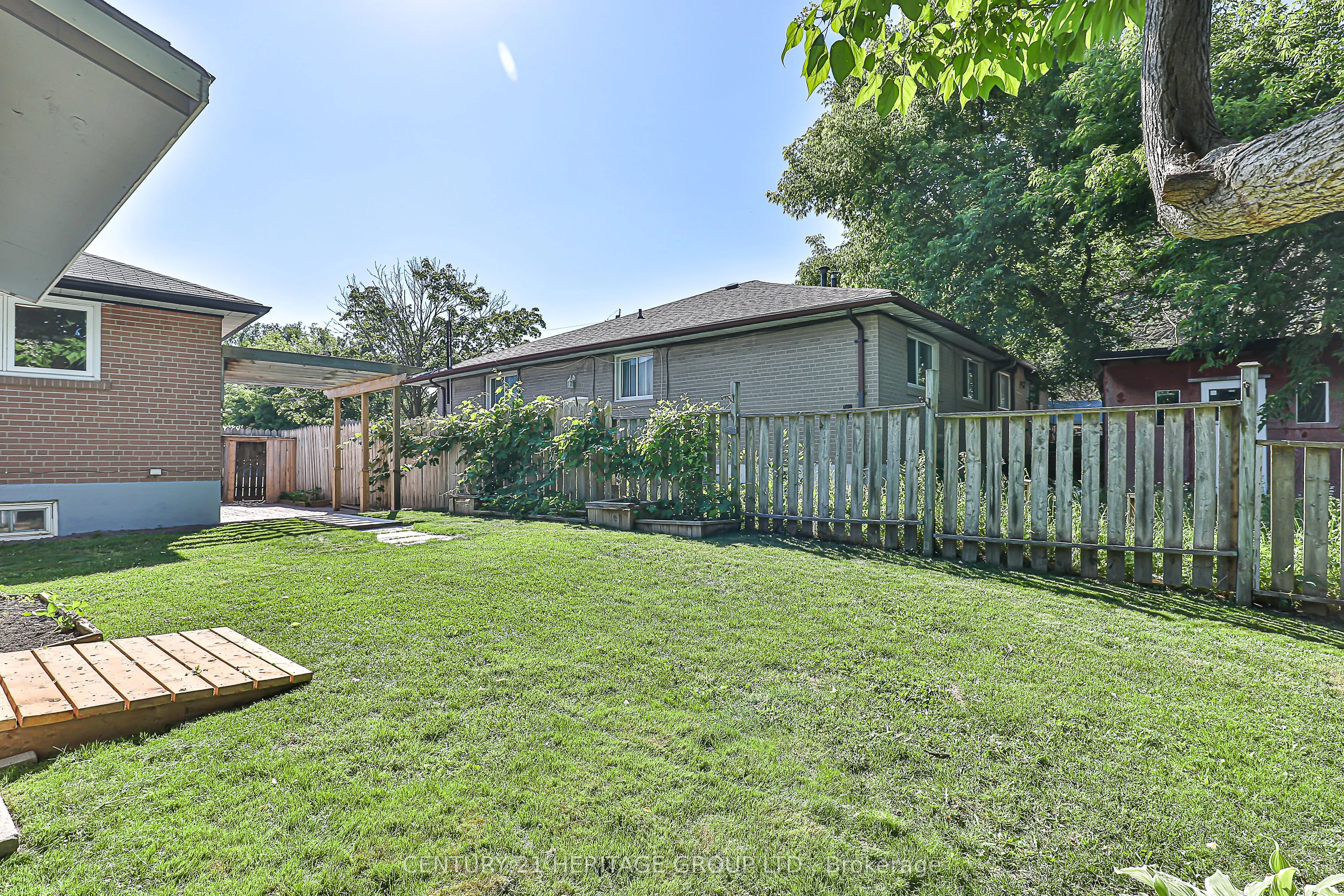 225 Septonne Avenue, #B