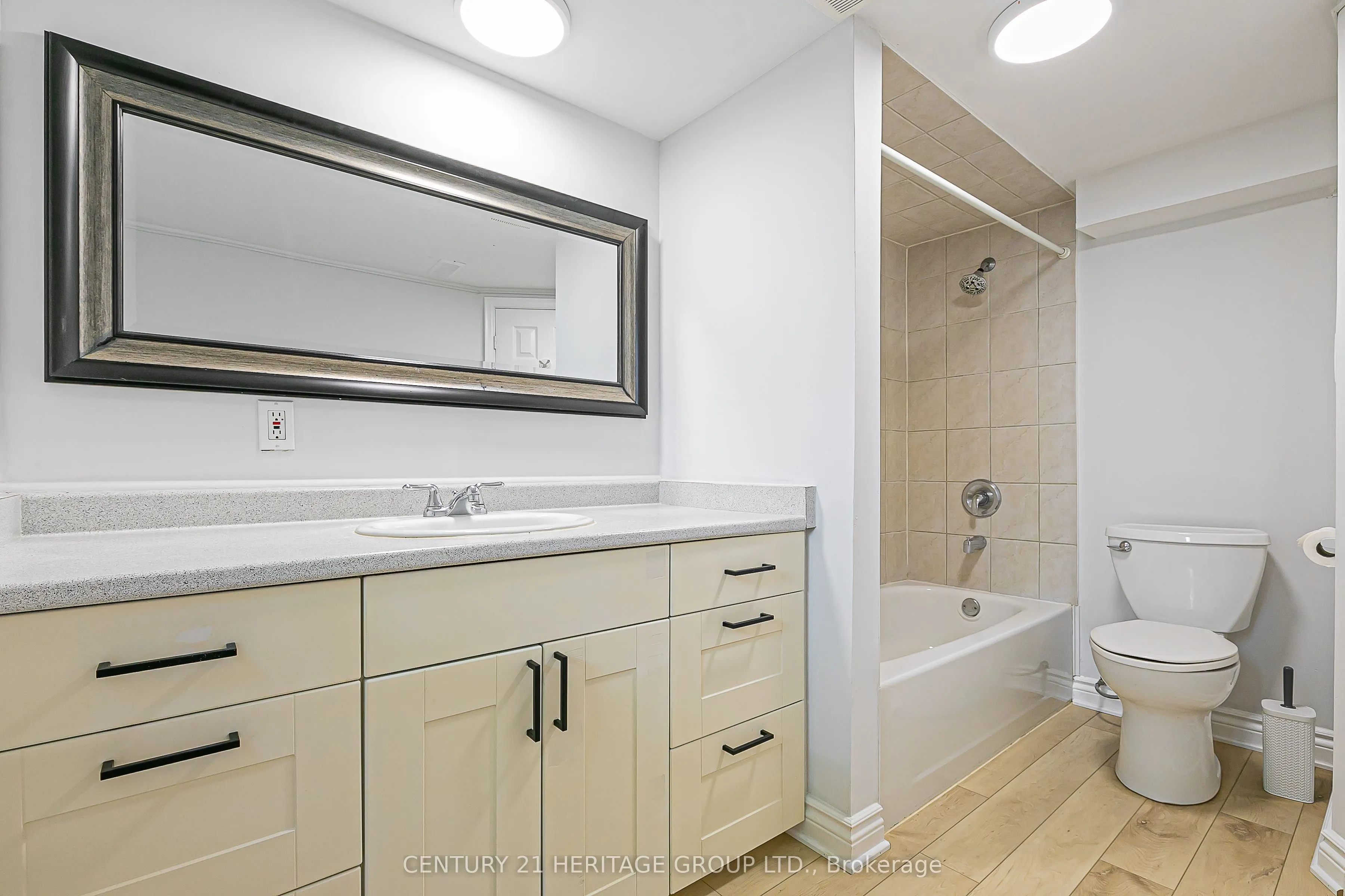 225 Septonne Avenue, #B