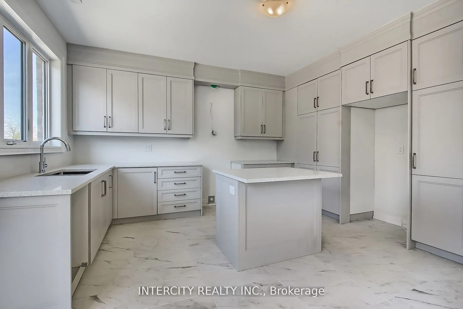 331 Seaview Heights
