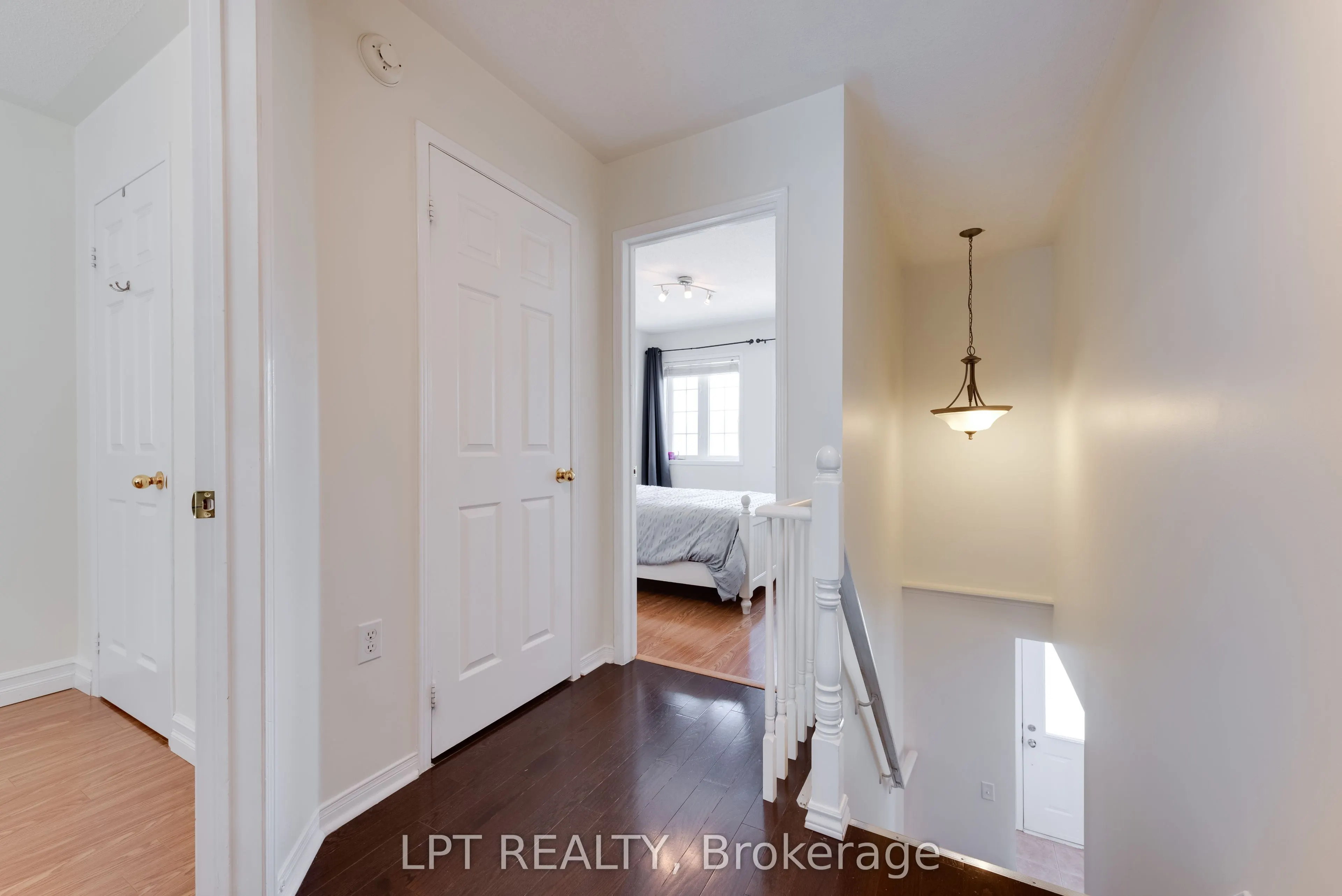 11 Lookout Street