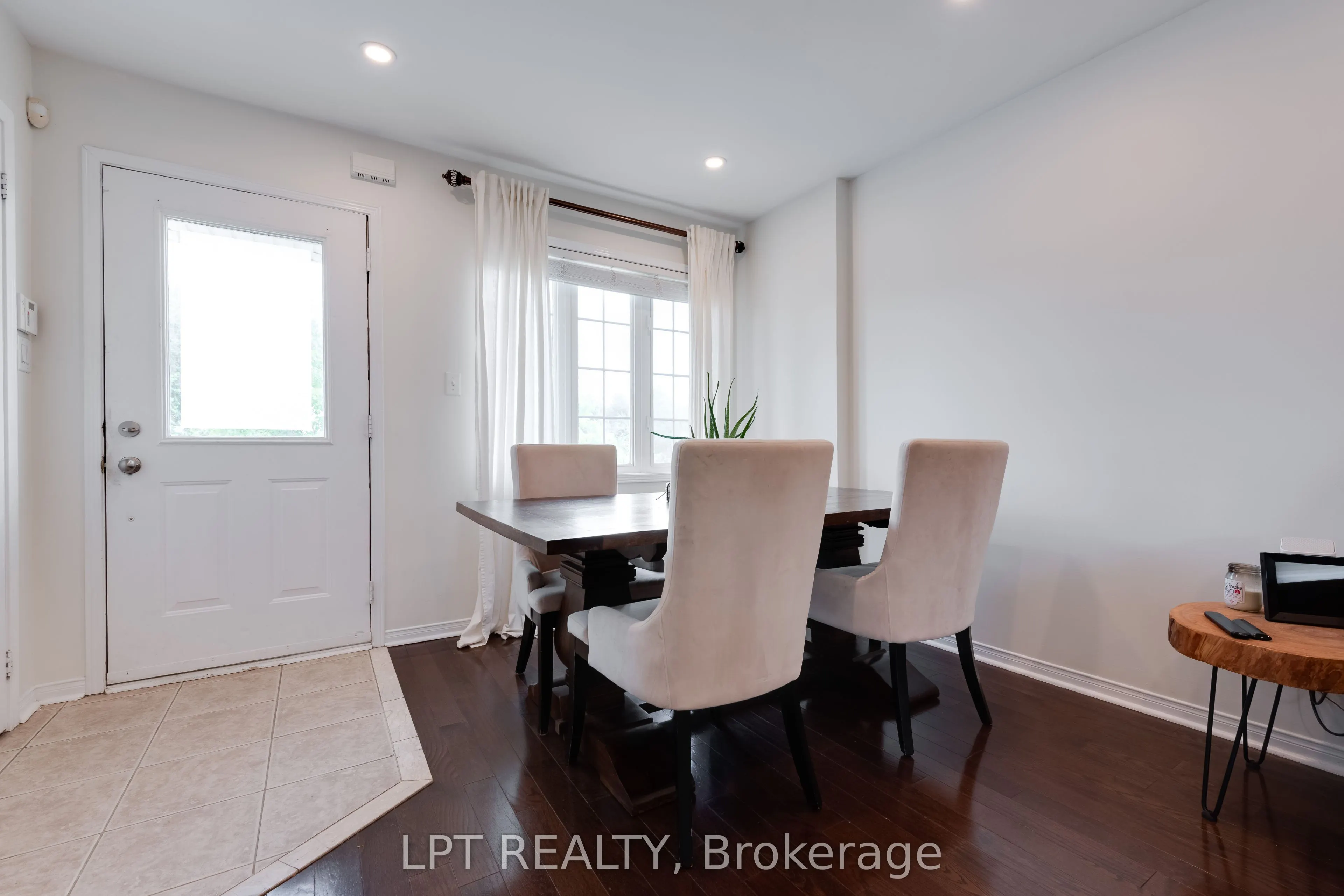 11 Lookout Street