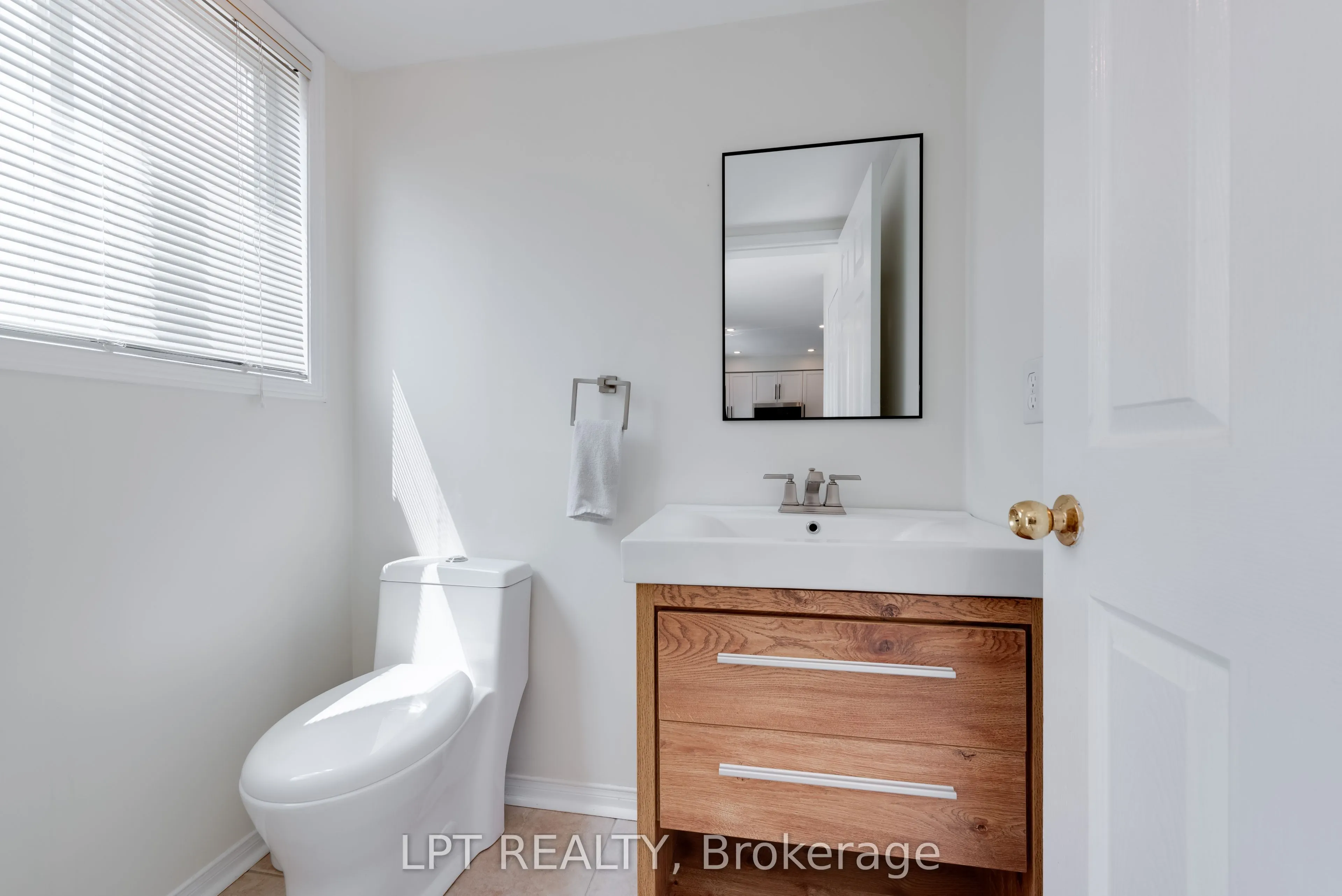 11 Lookout Street