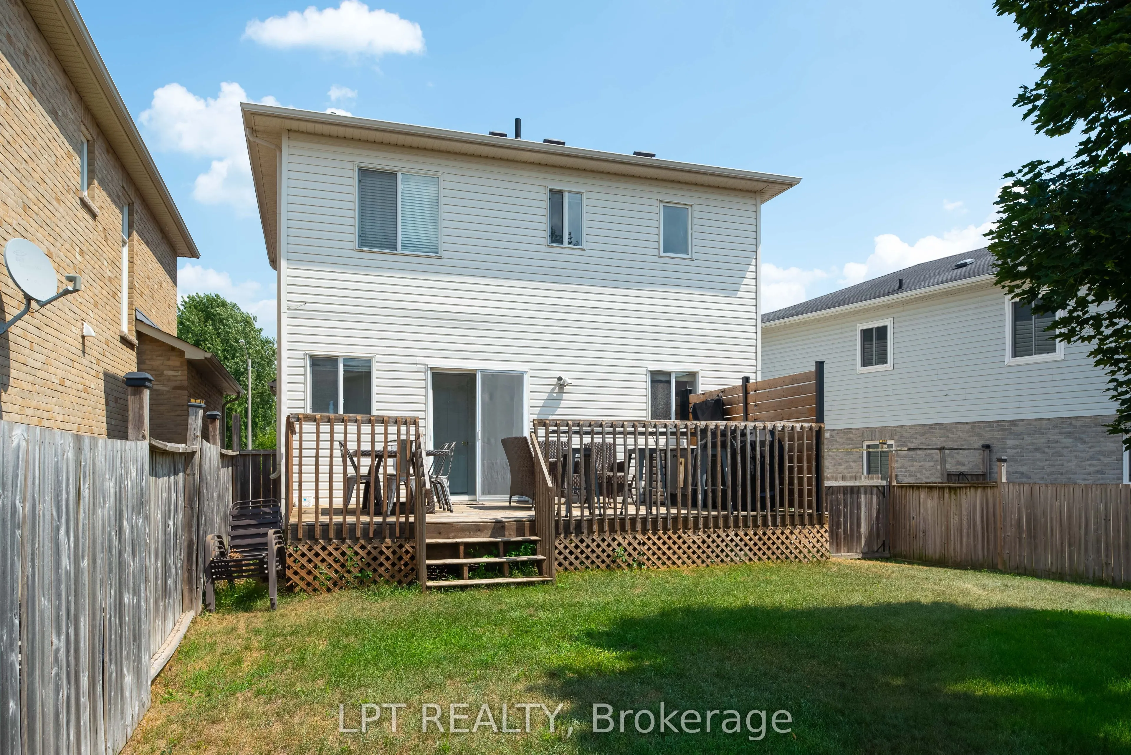 11 Lookout Street