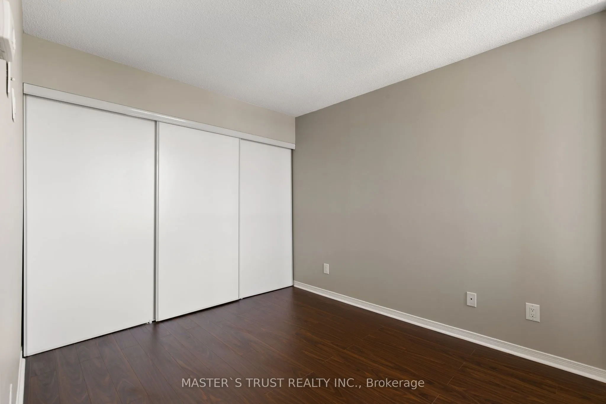 75 King William Crescent, #411