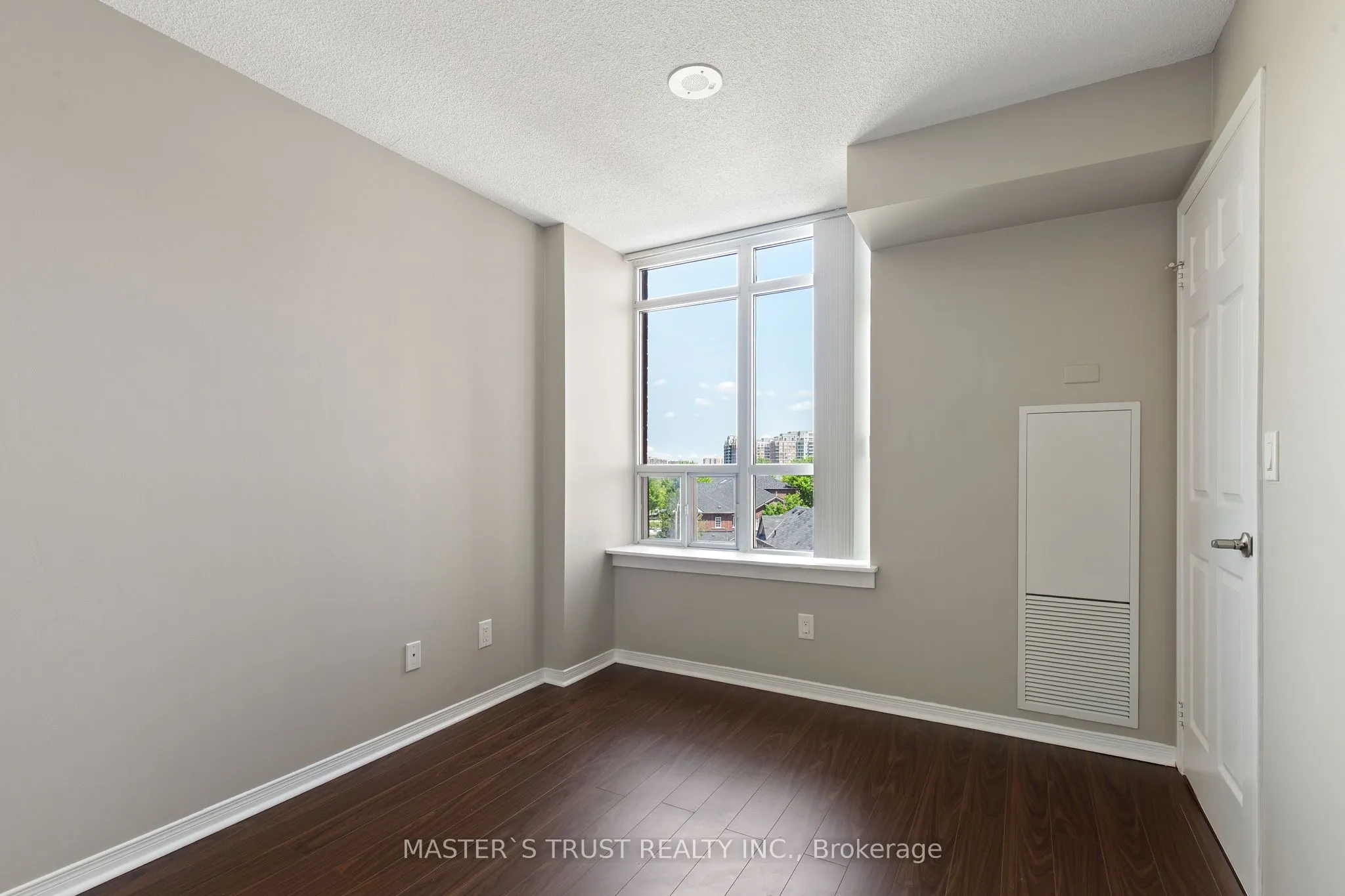 75 King William Crescent, #411