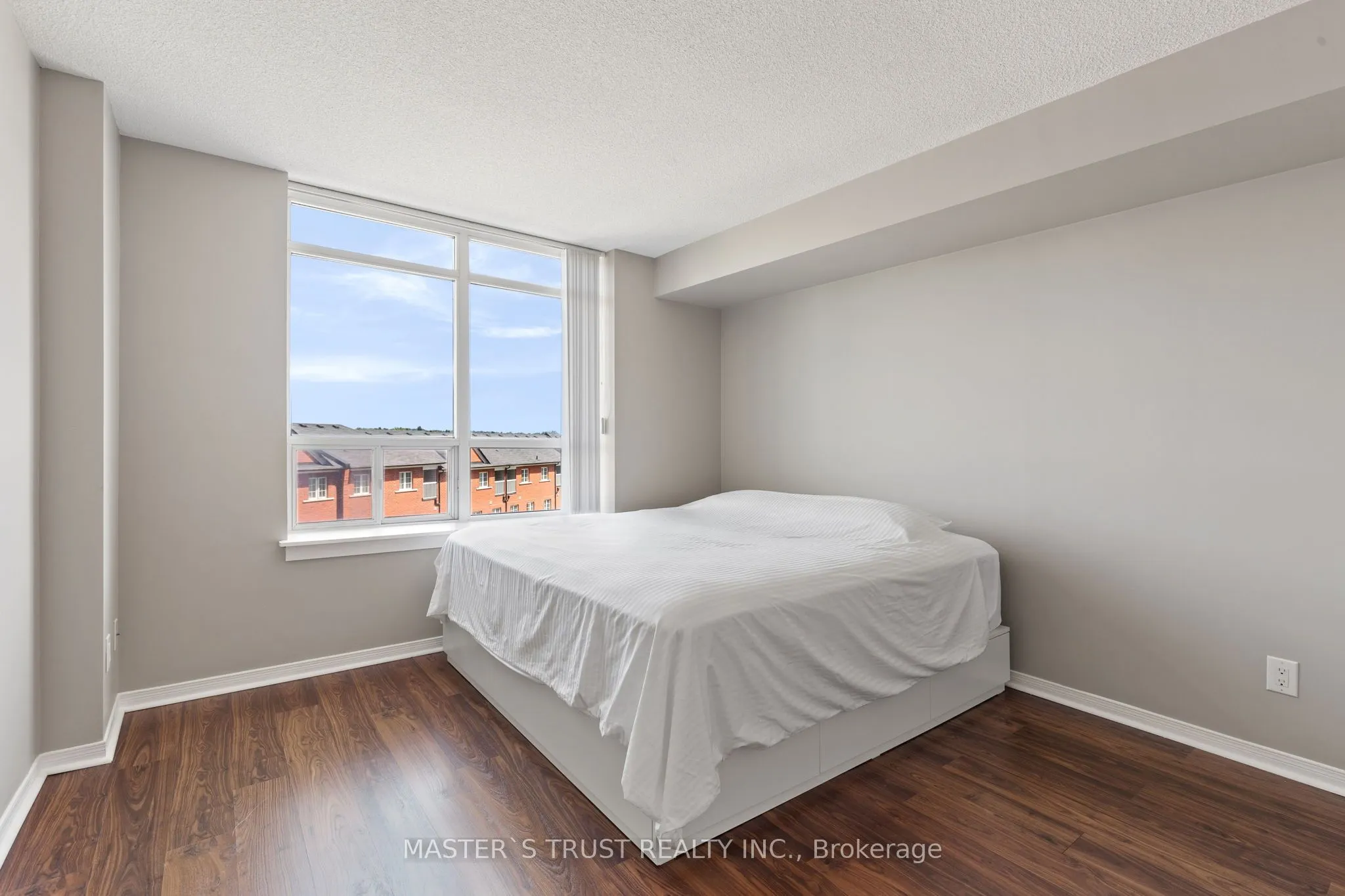 75 King William Crescent, #411