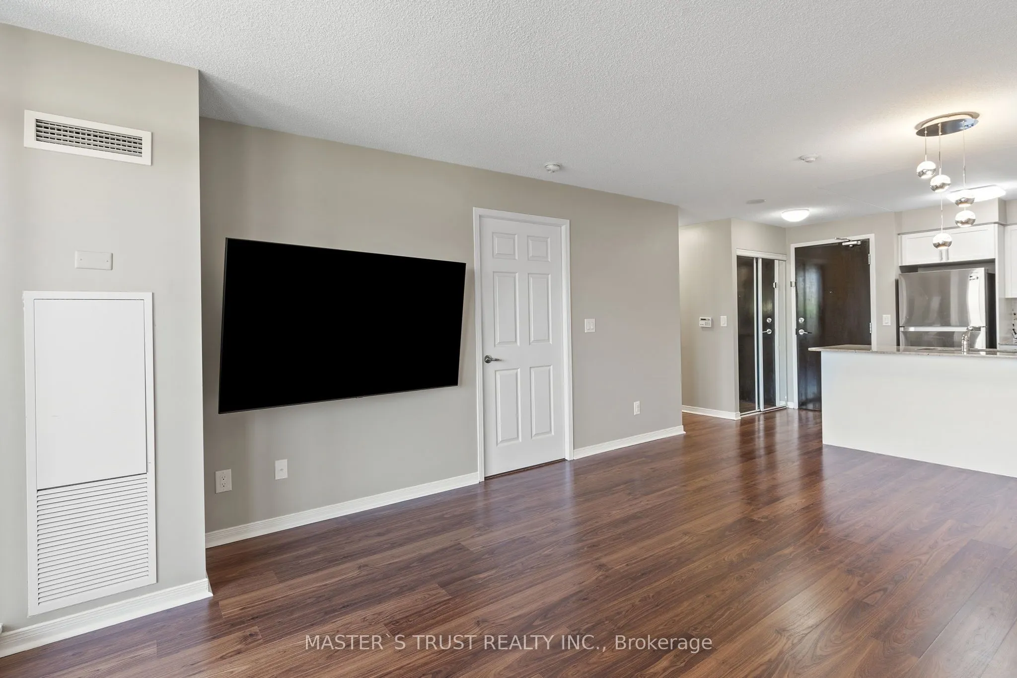 75 King William Crescent, #411