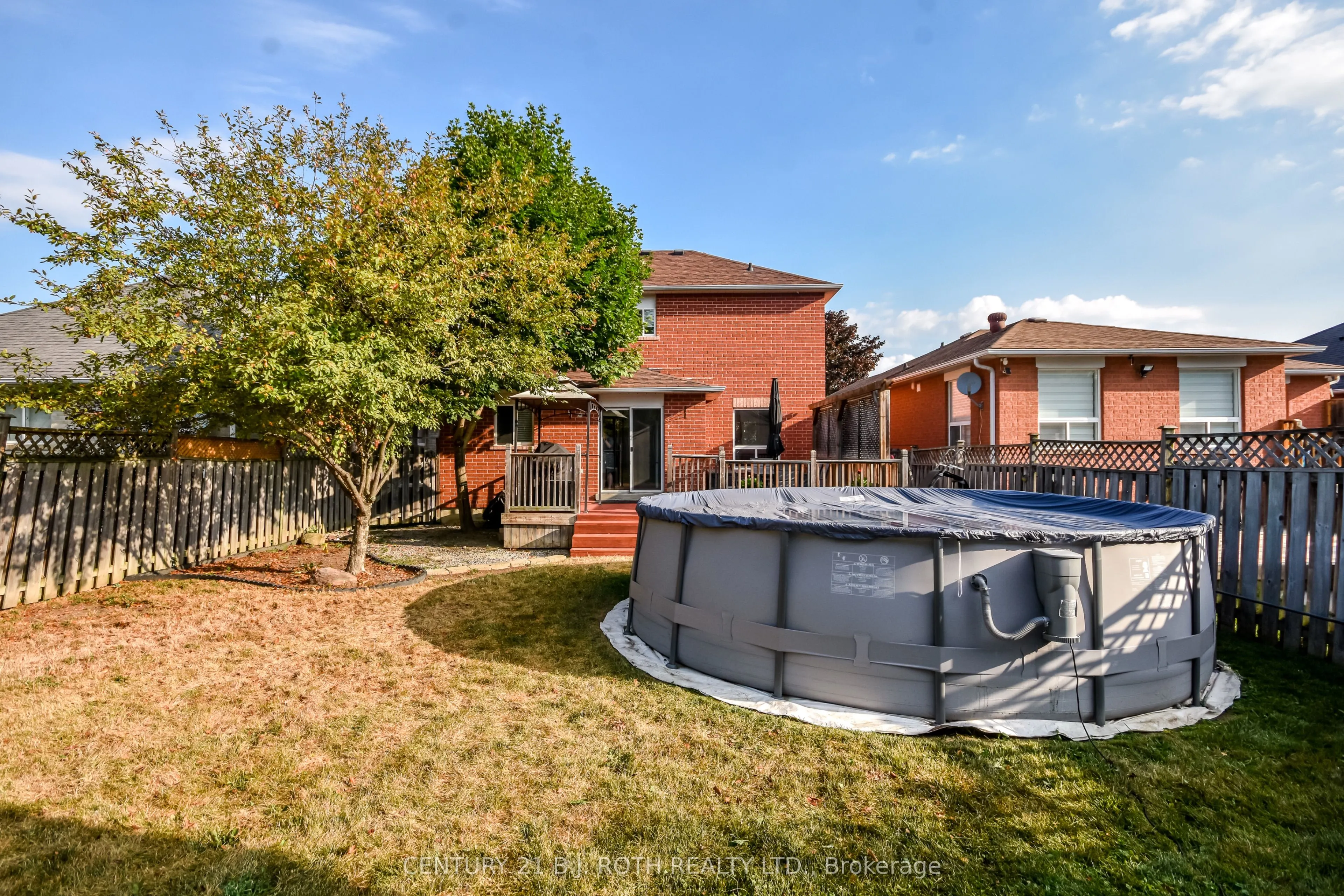 1327 Vincent Crescent
