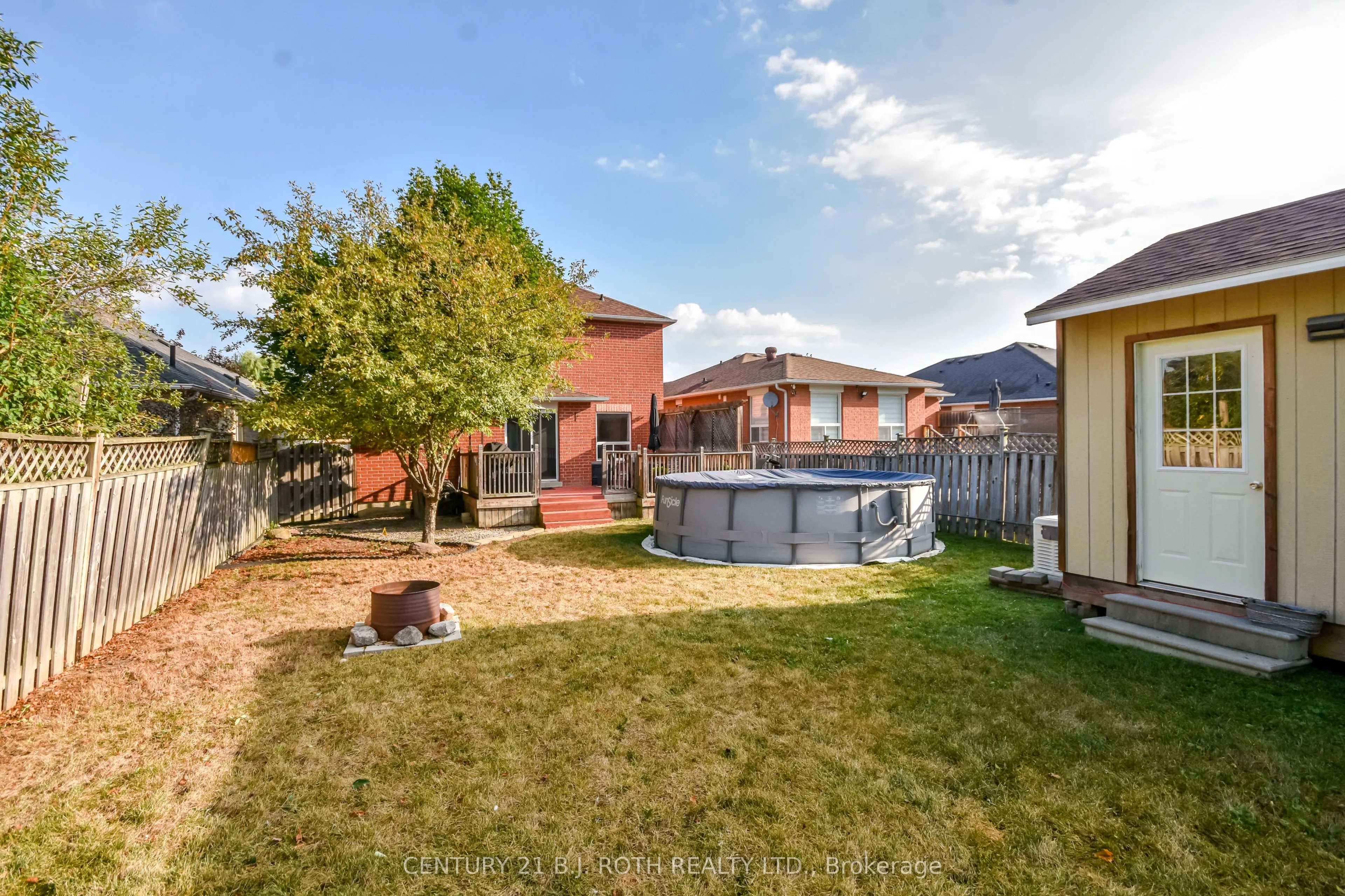 1327 Vincent Crescent