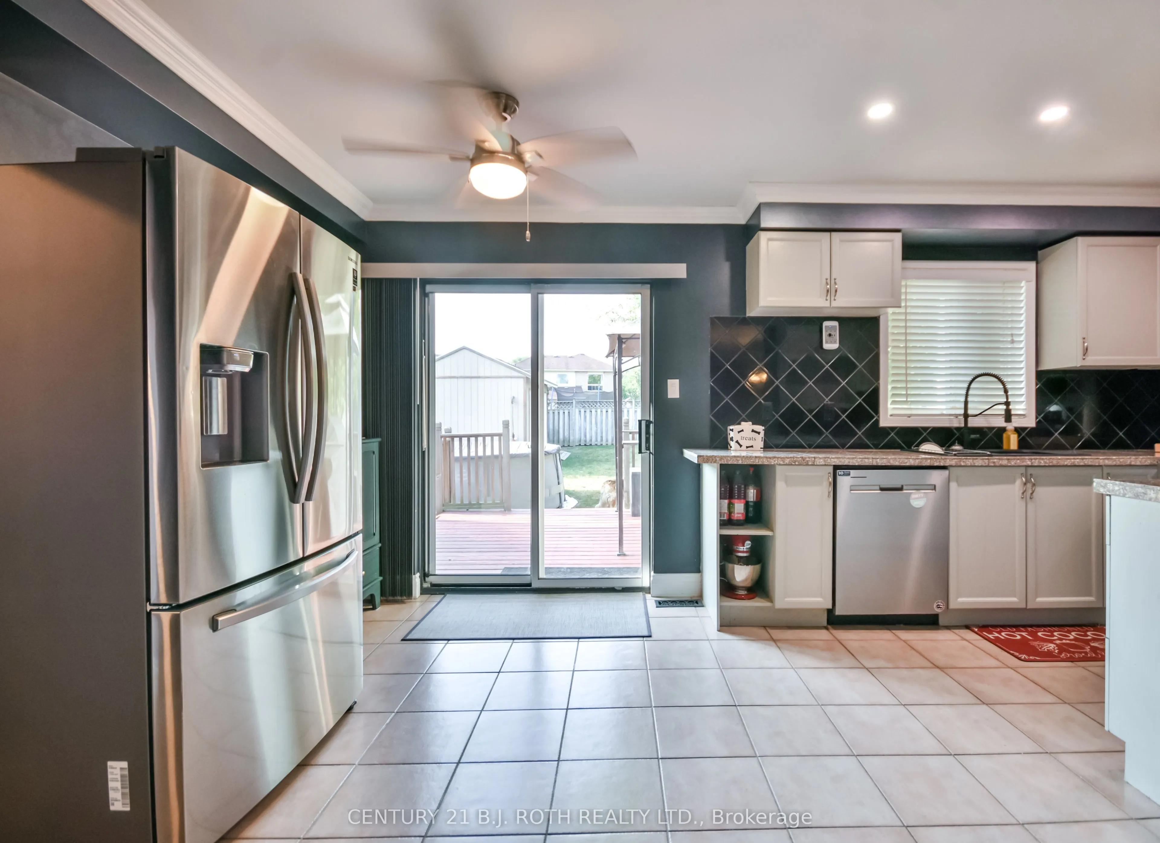 1327 Vincent Crescent
