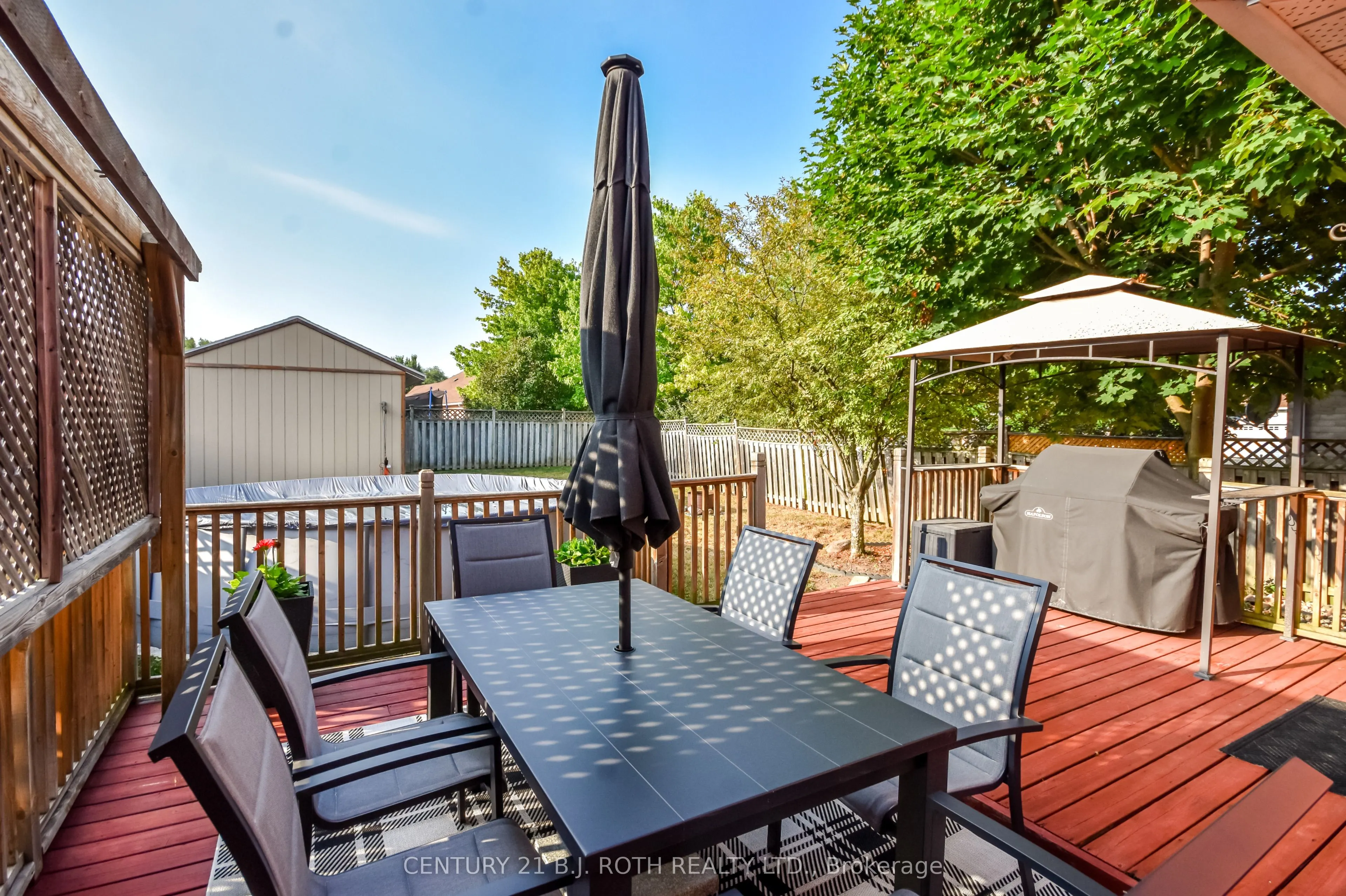 1327 Vincent Crescent
