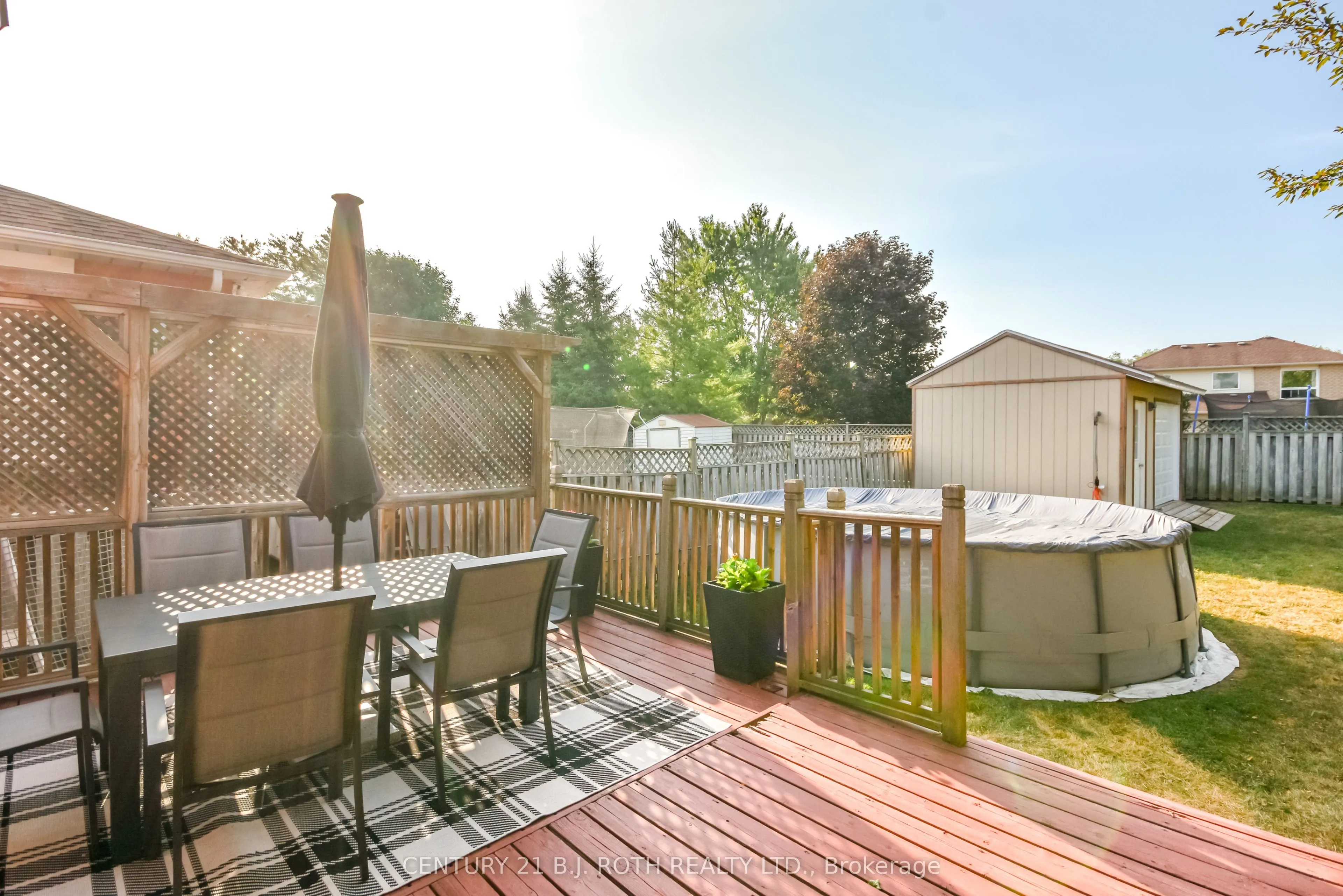 1327 Vincent Crescent