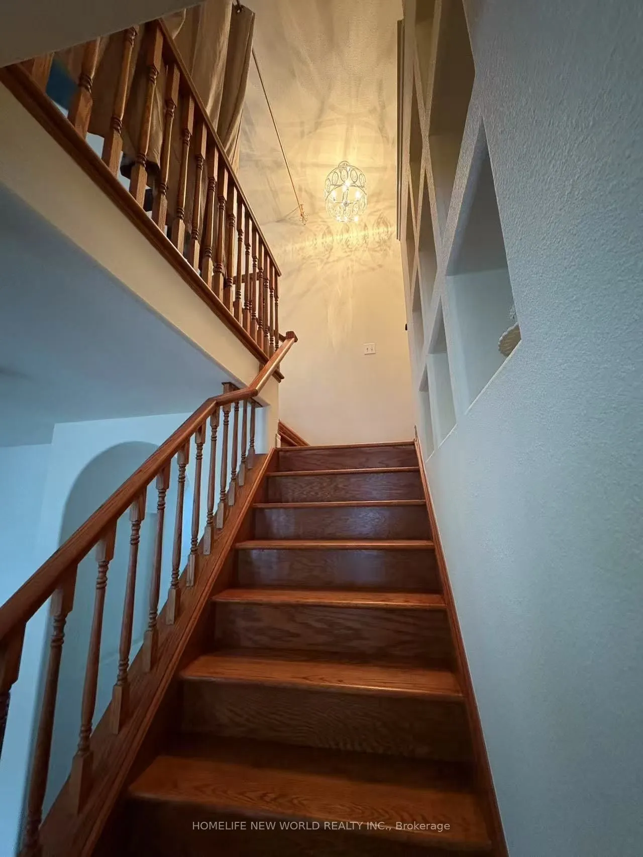 41 Majestic Drive, #UPPER PRIM