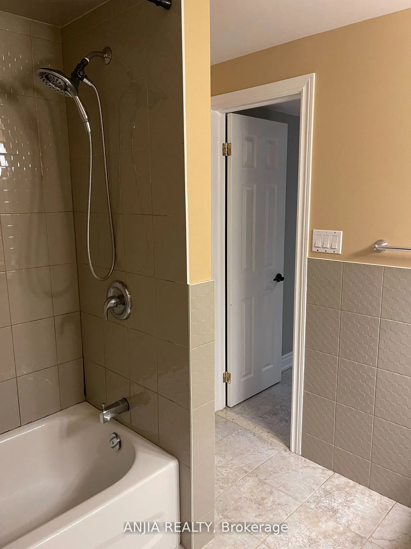103 Castleglen Boulevard, #Bsmt