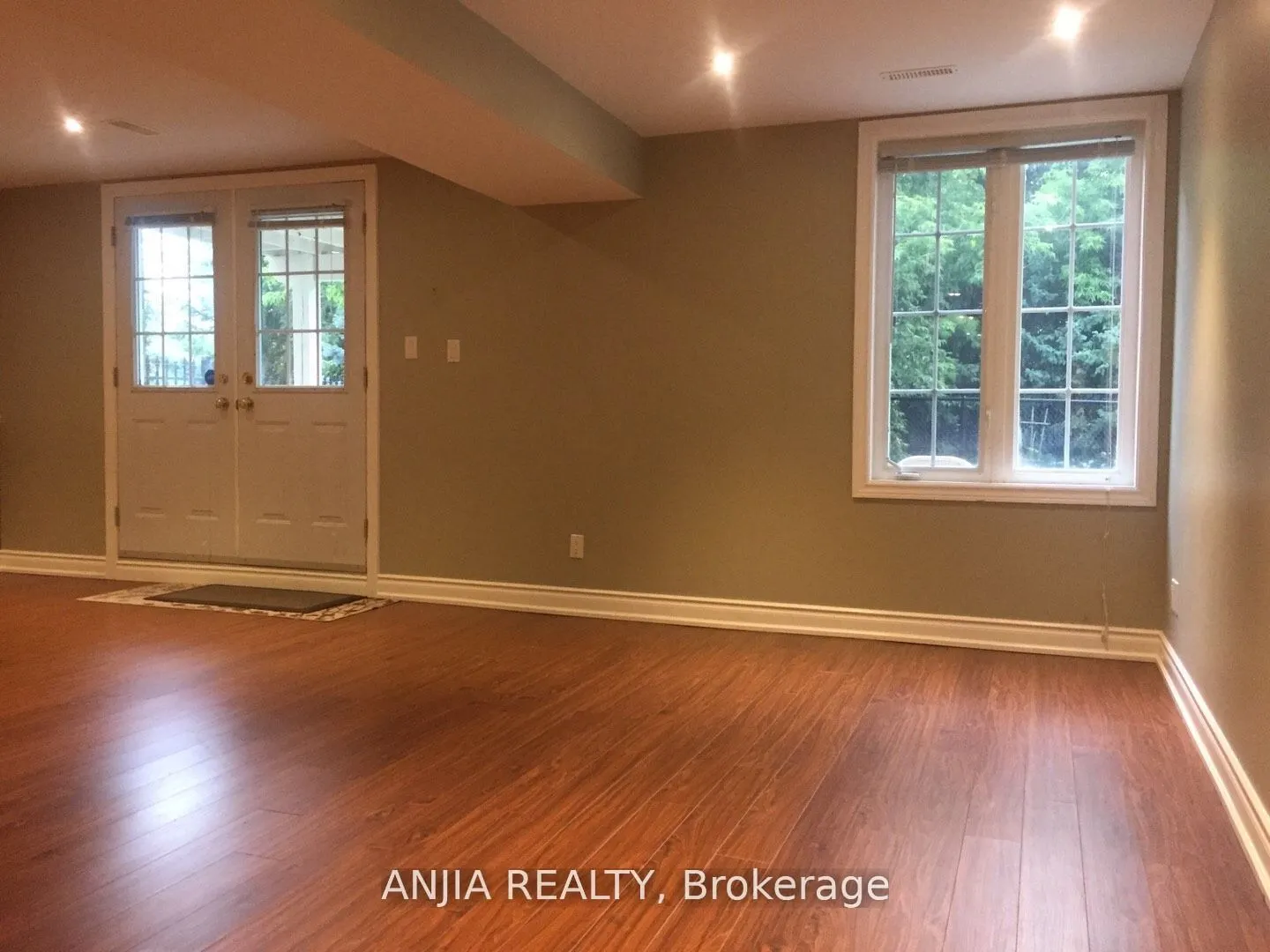 103 Castleglen Boulevard, #Bsmt