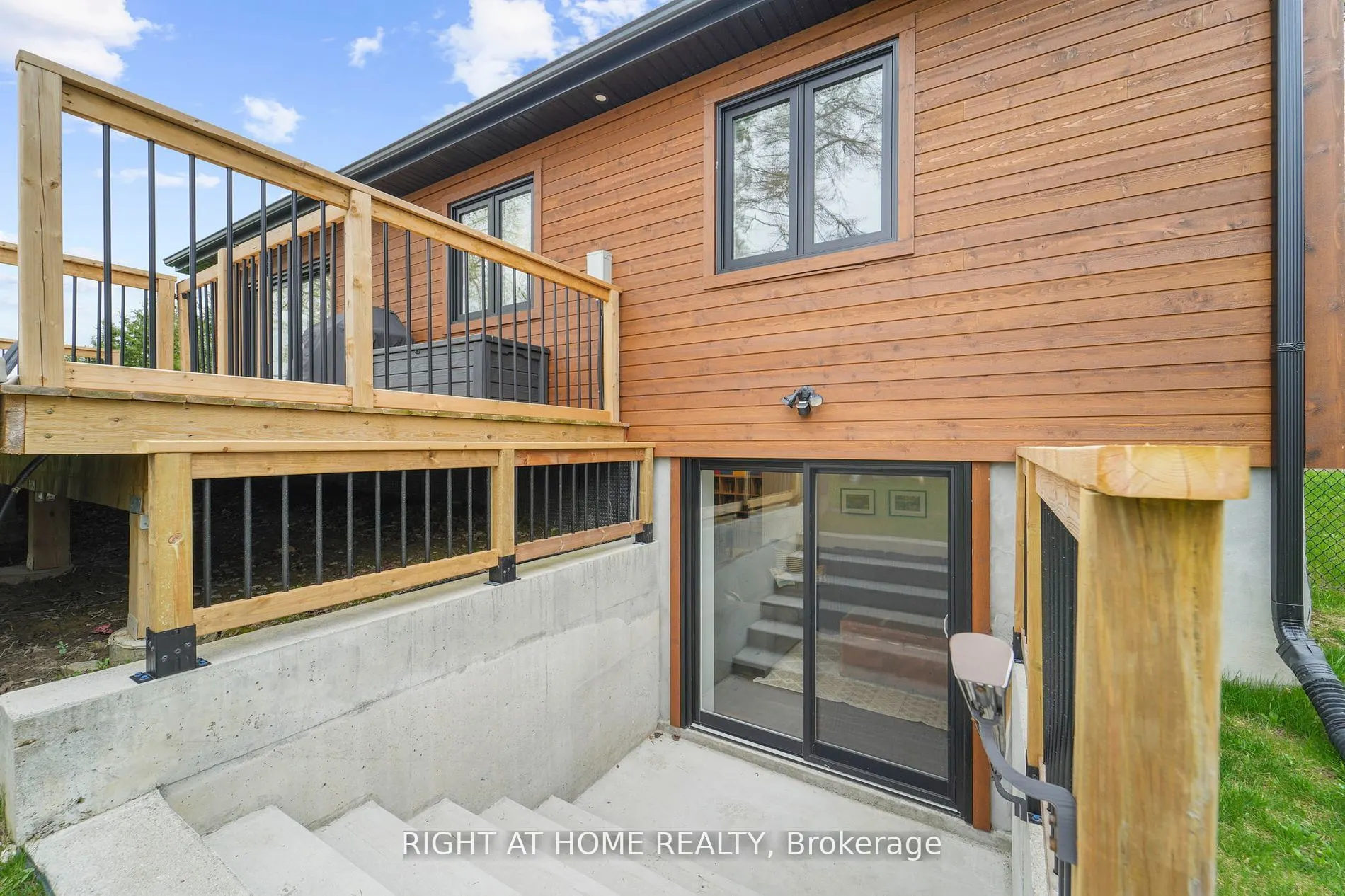 17083 Warden Avenue