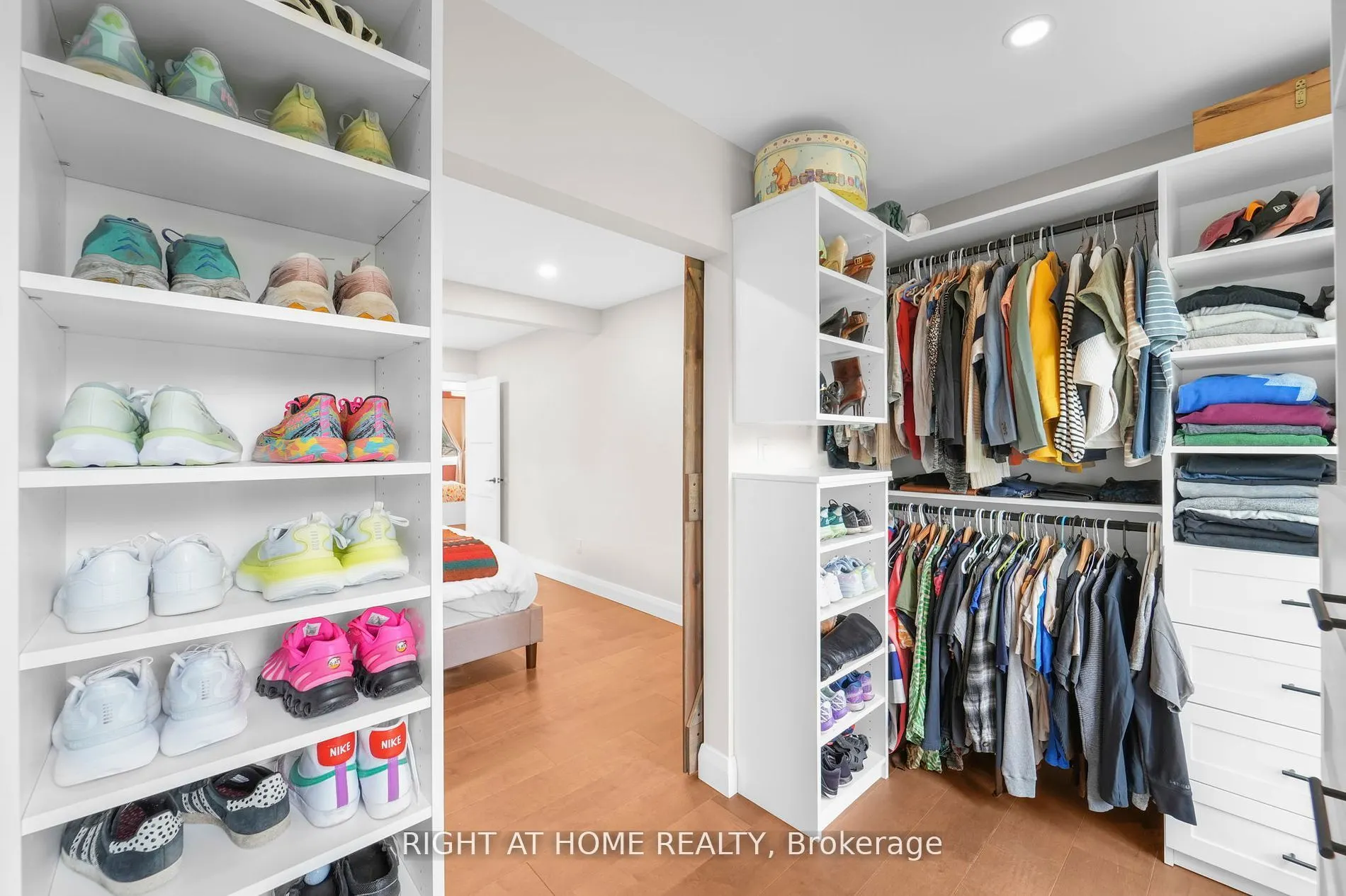 17083 Warden Avenue